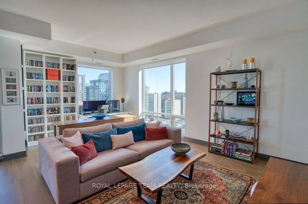 428 Sparks Street #1902
