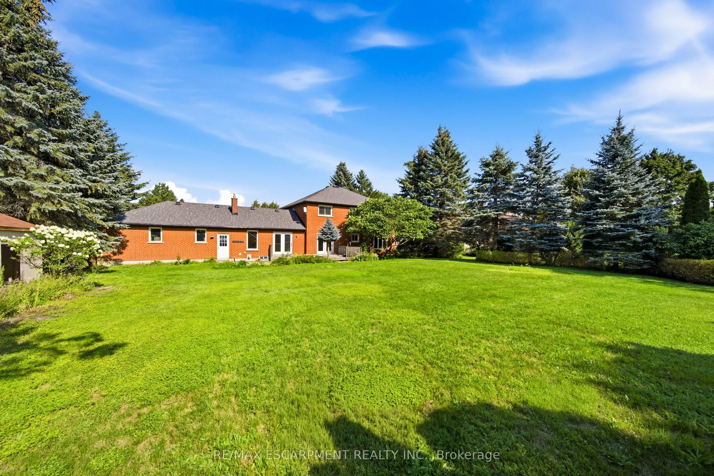6 Willow Crescent