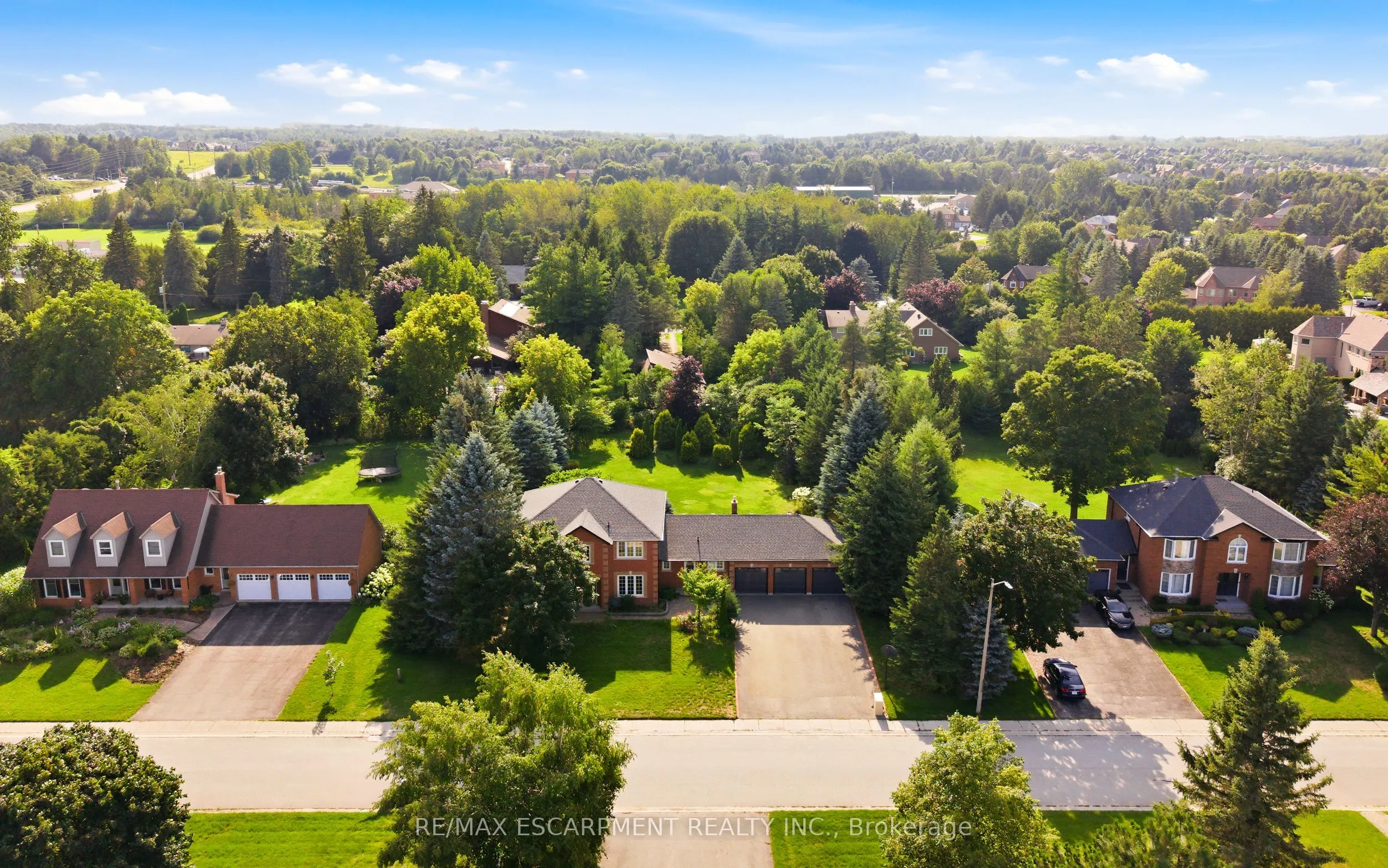 6 Willow Crescent