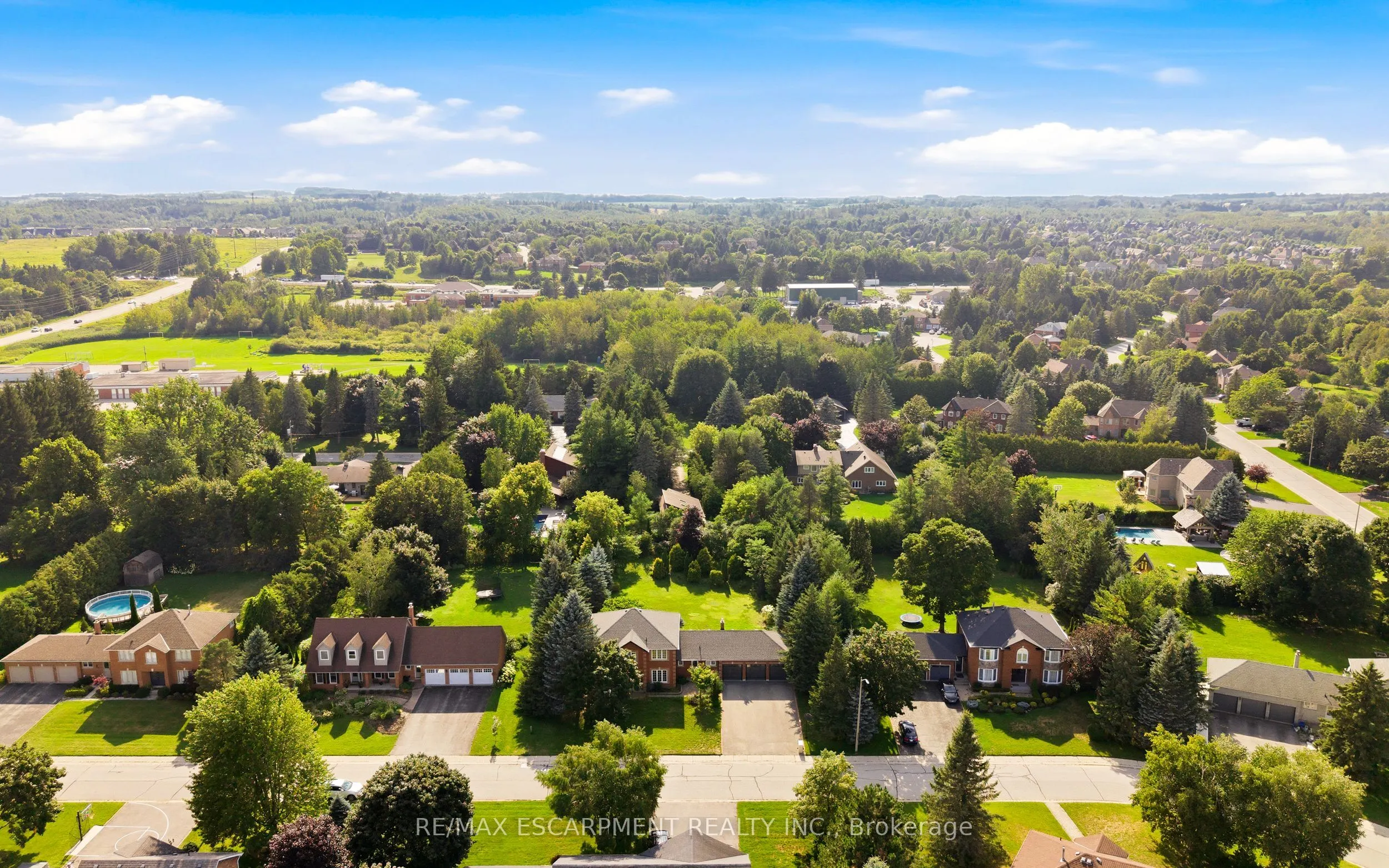 6 Willow Crescent