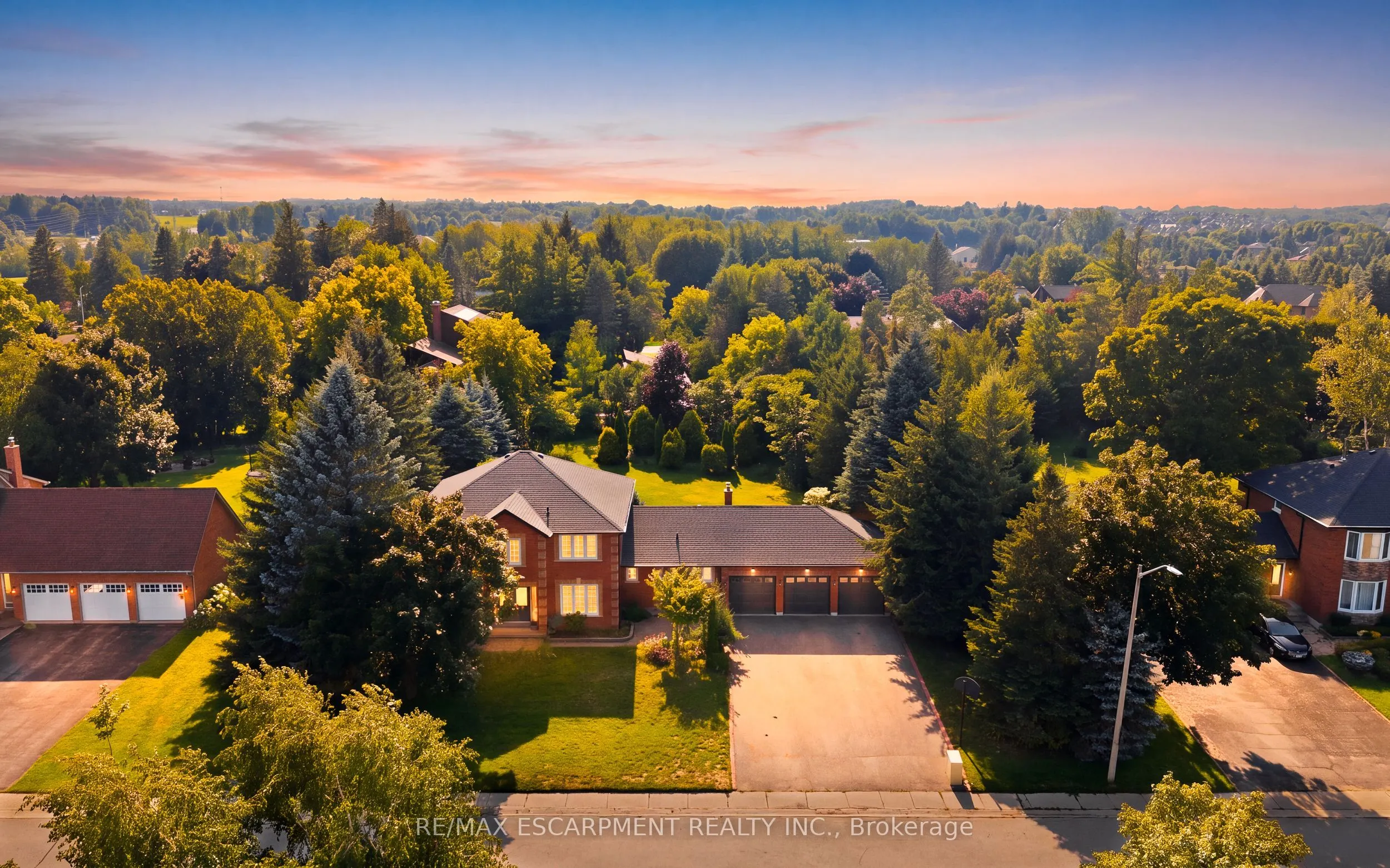 6 Willow Crescent