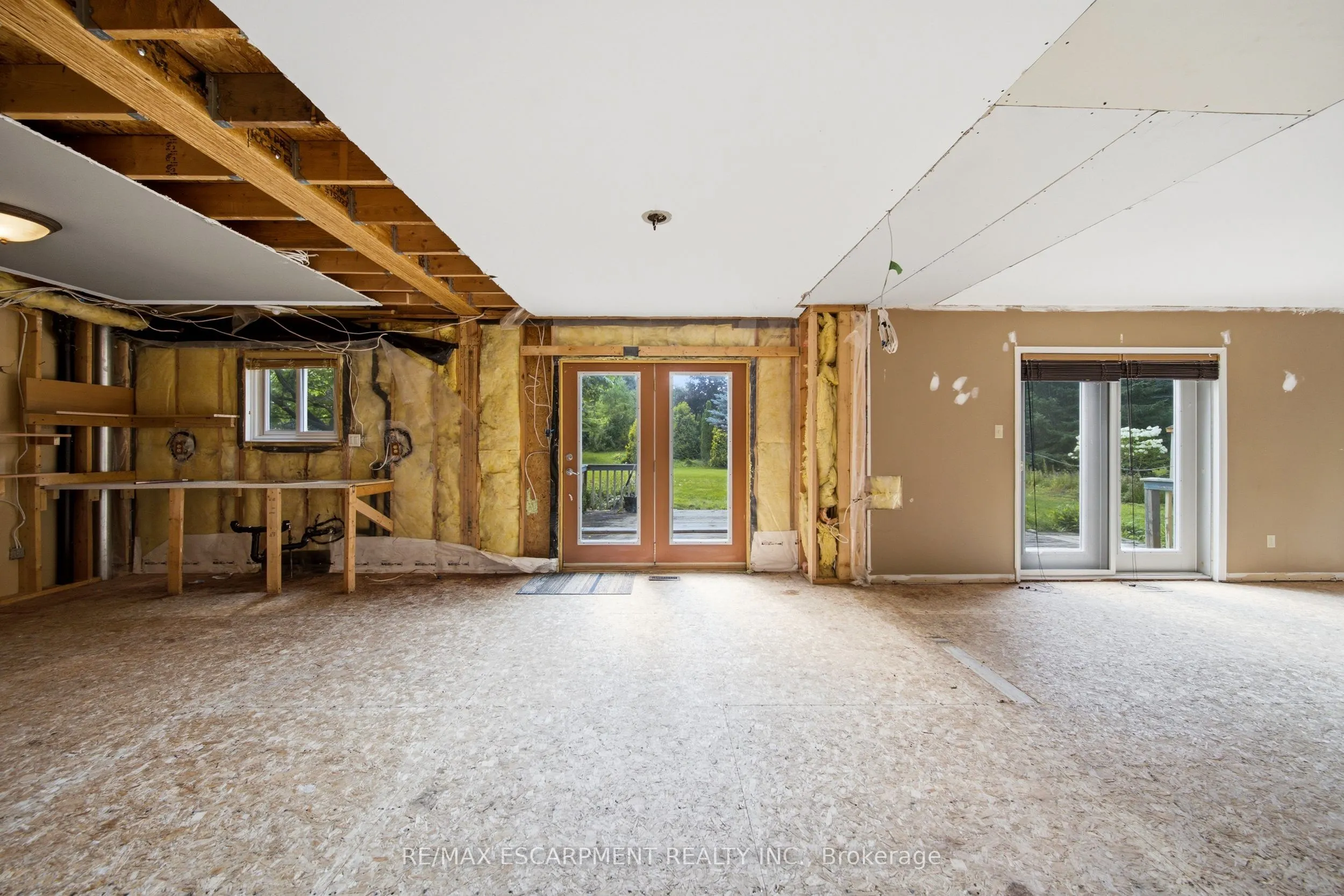 6 Willow Crescent