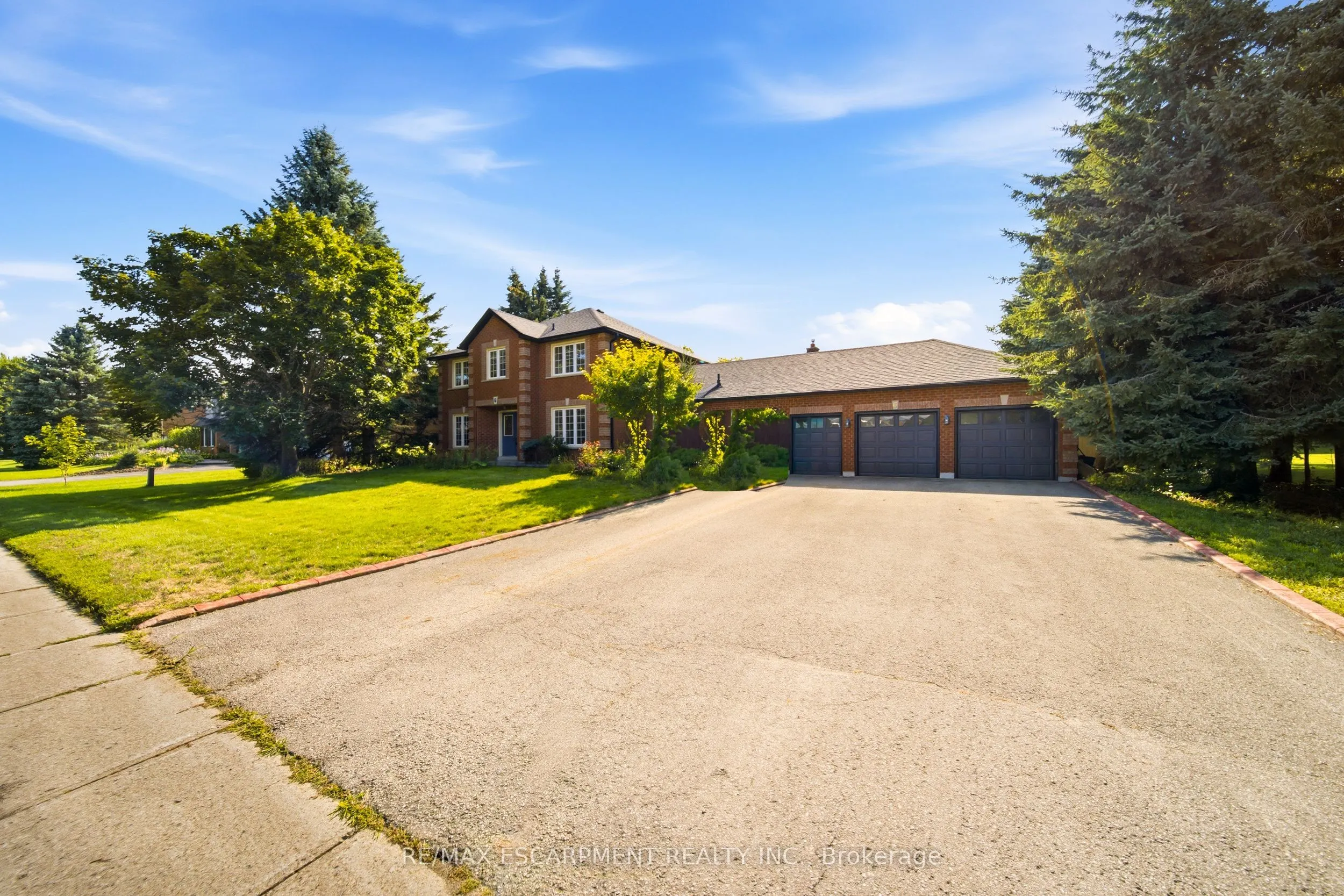 6 Willow Crescent