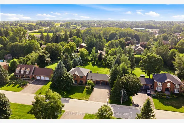 6 Willow Crescent