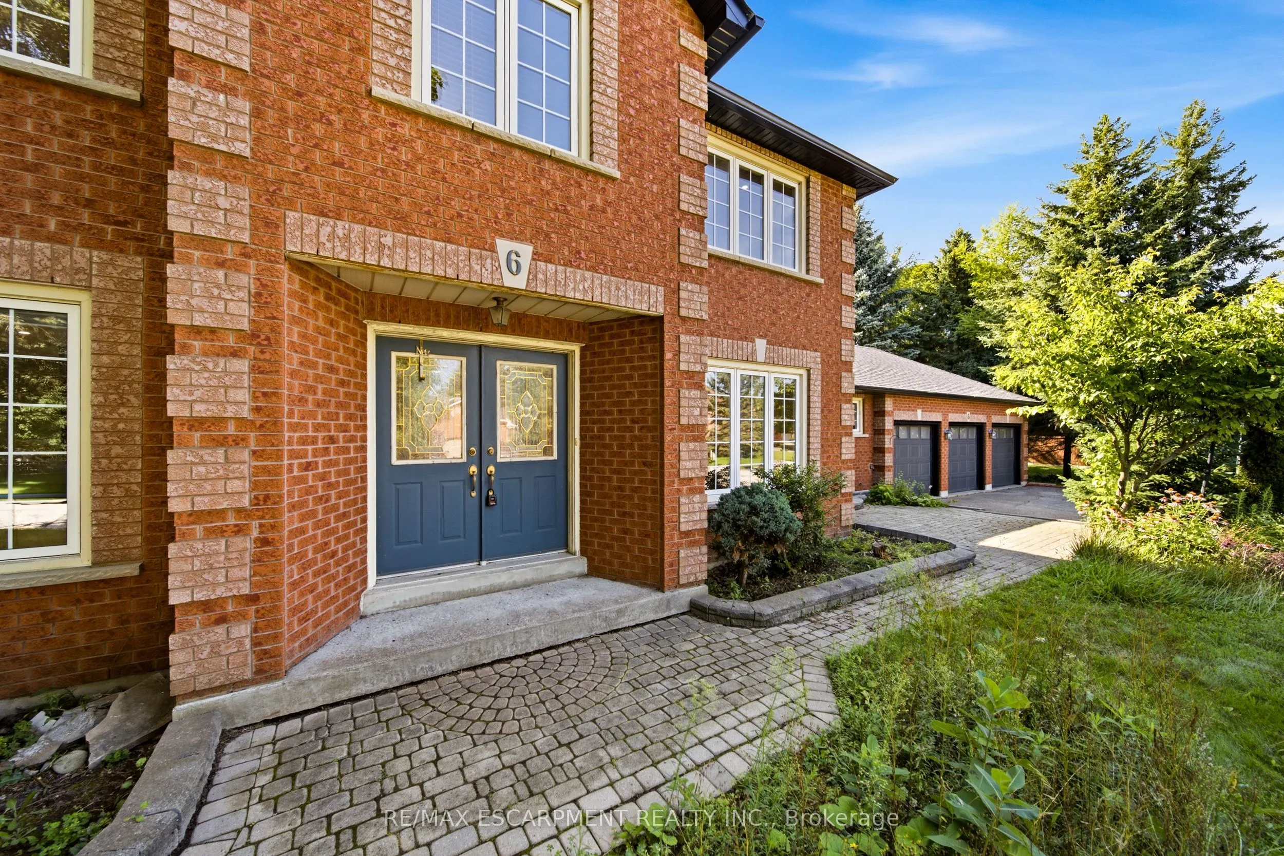 6 Willow Crescent