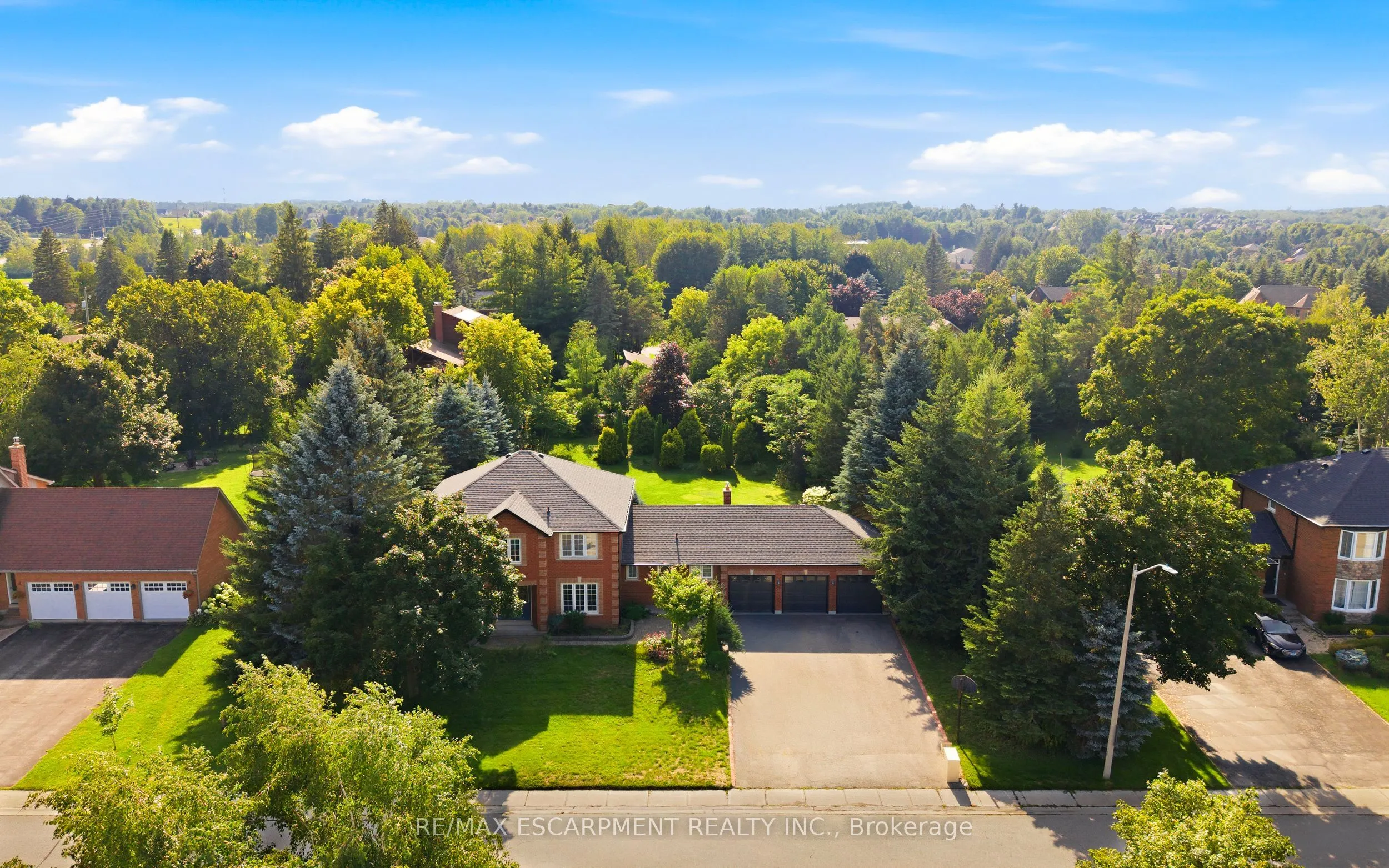 6 Willow Crescent