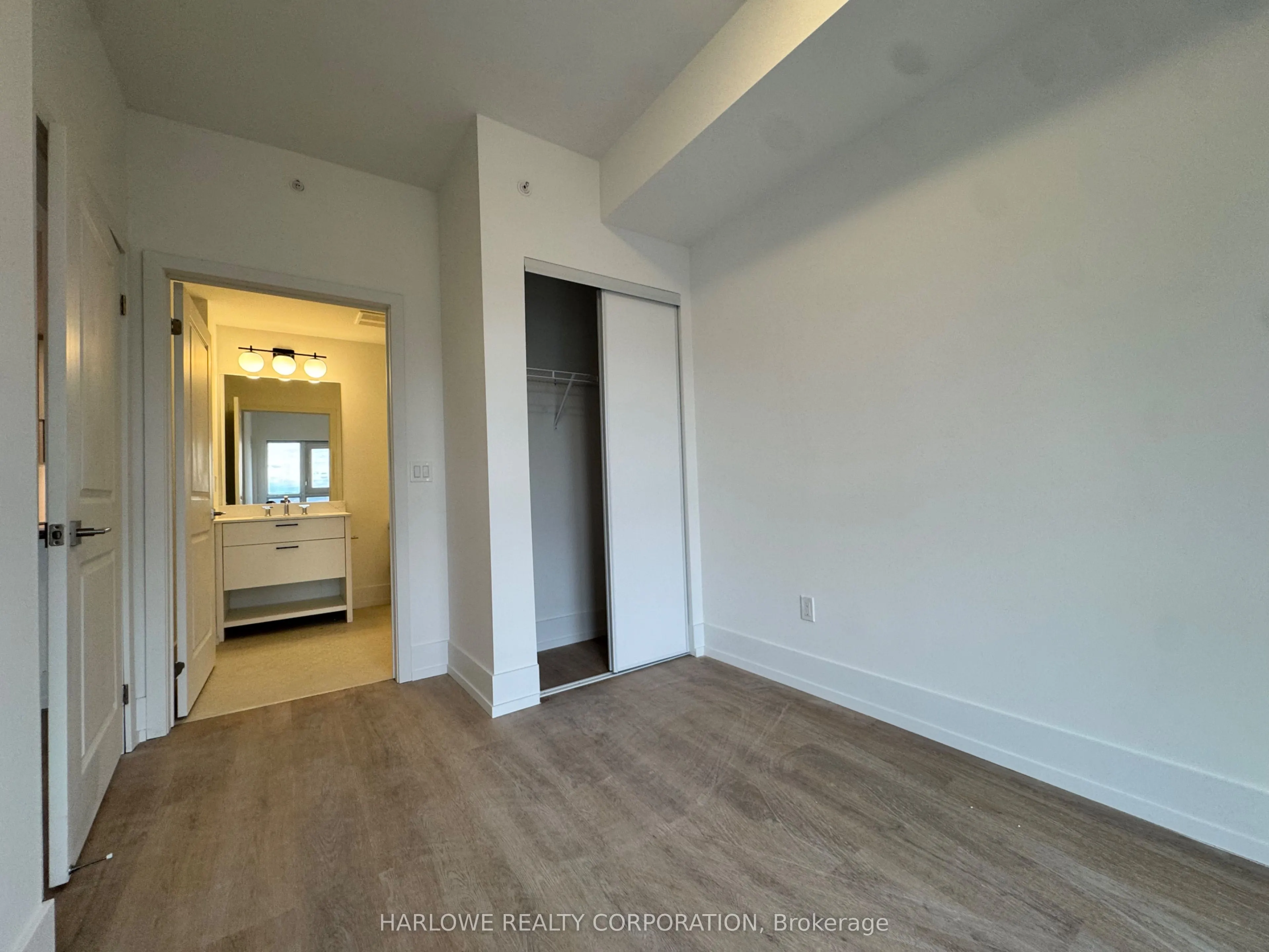 206 King Street W #902