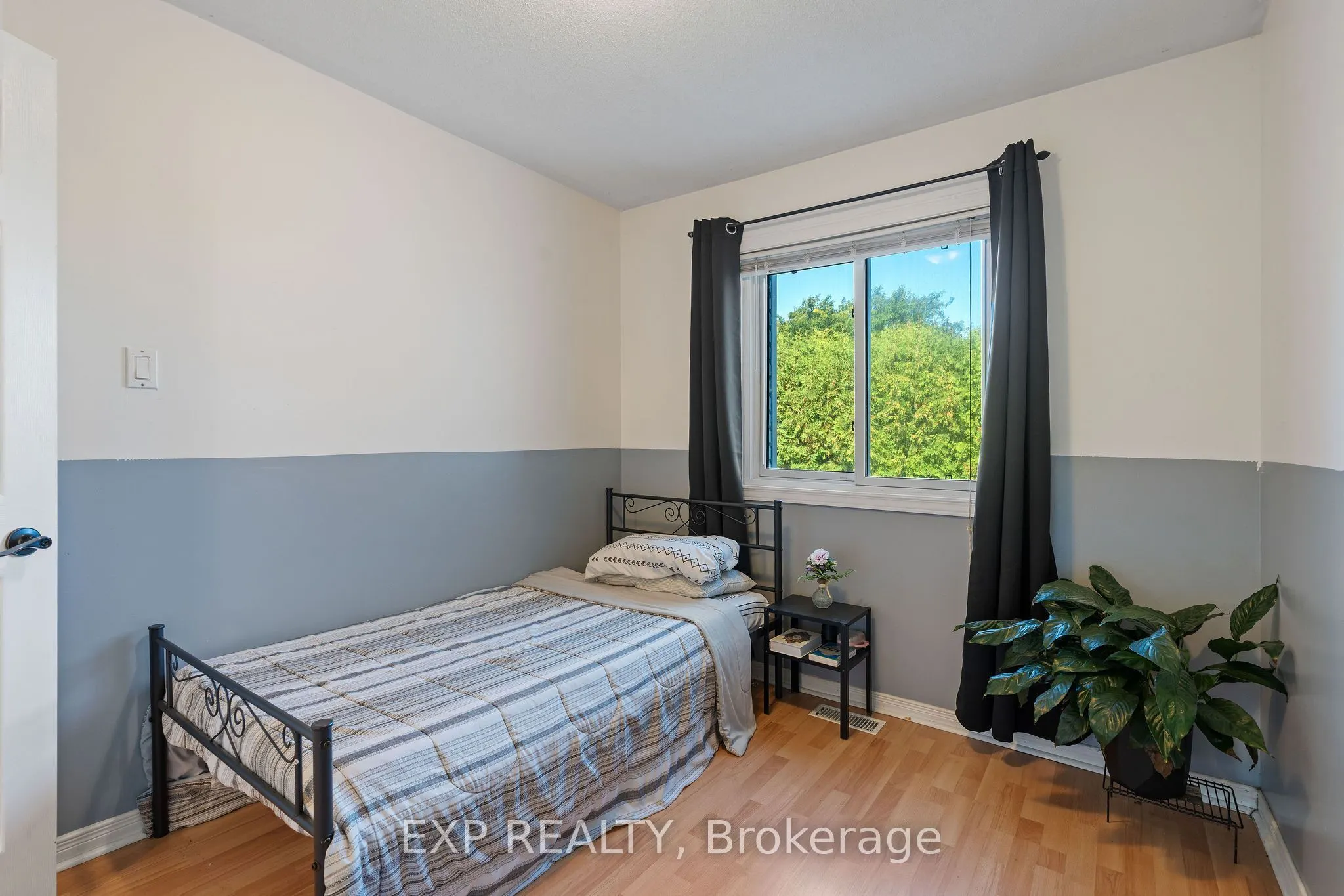 122 Markland Crescent