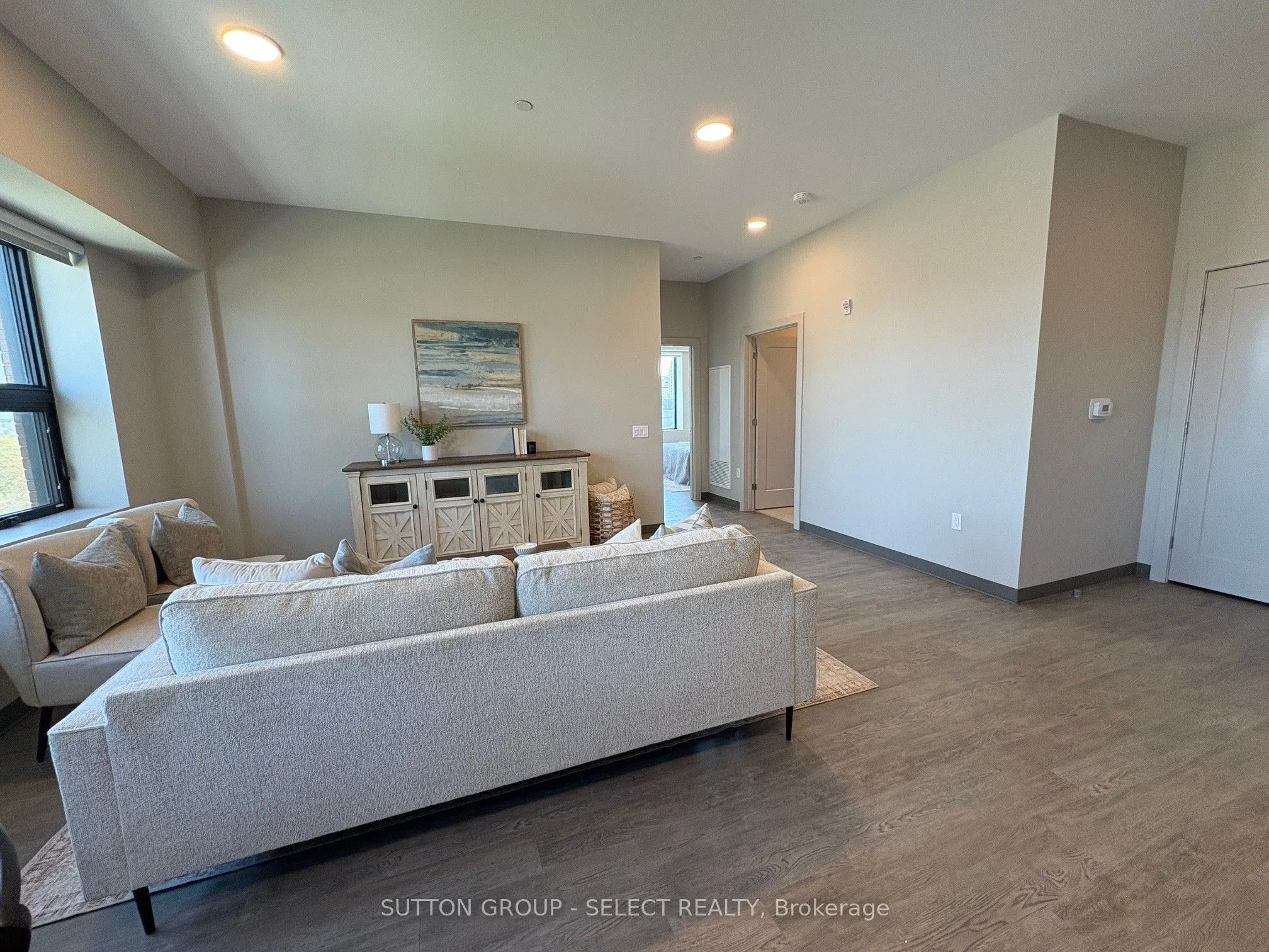 195 Dufferin Avenue #213