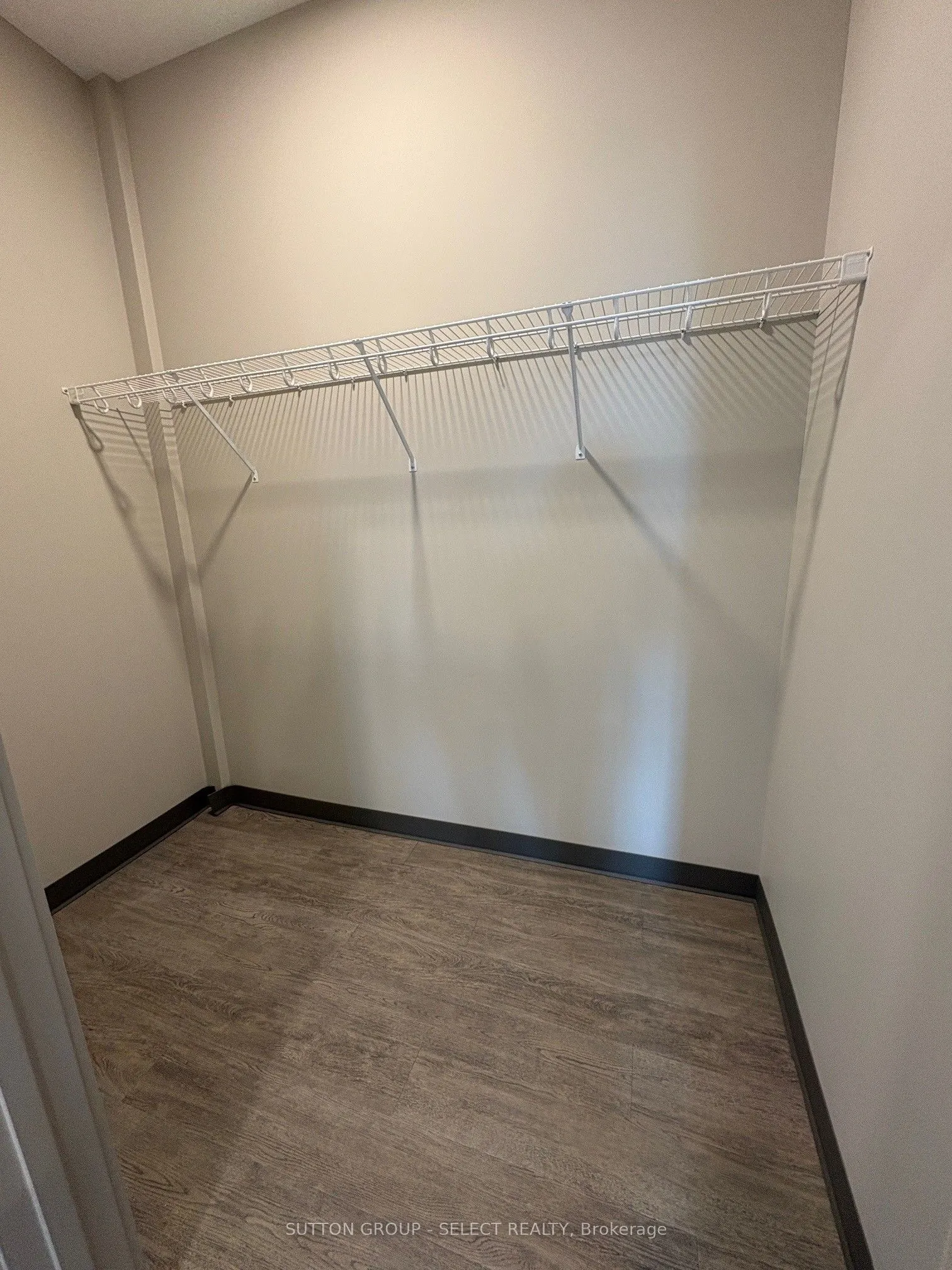 195 Dufferin Avenue #213