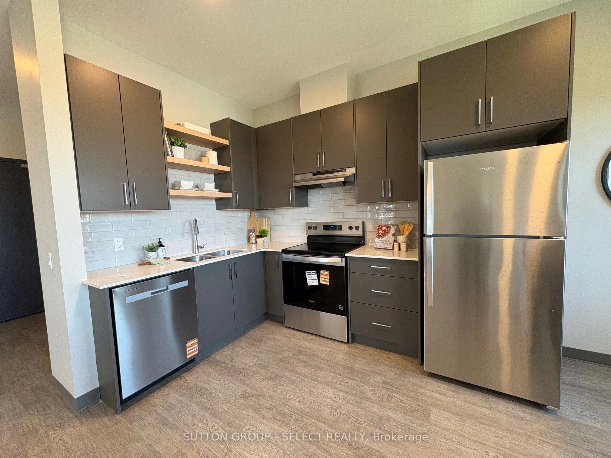 195 Dufferin Avenue #213