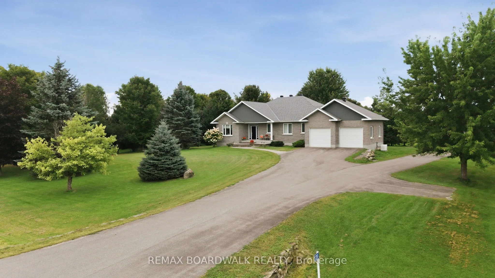 136 Macpherson Way