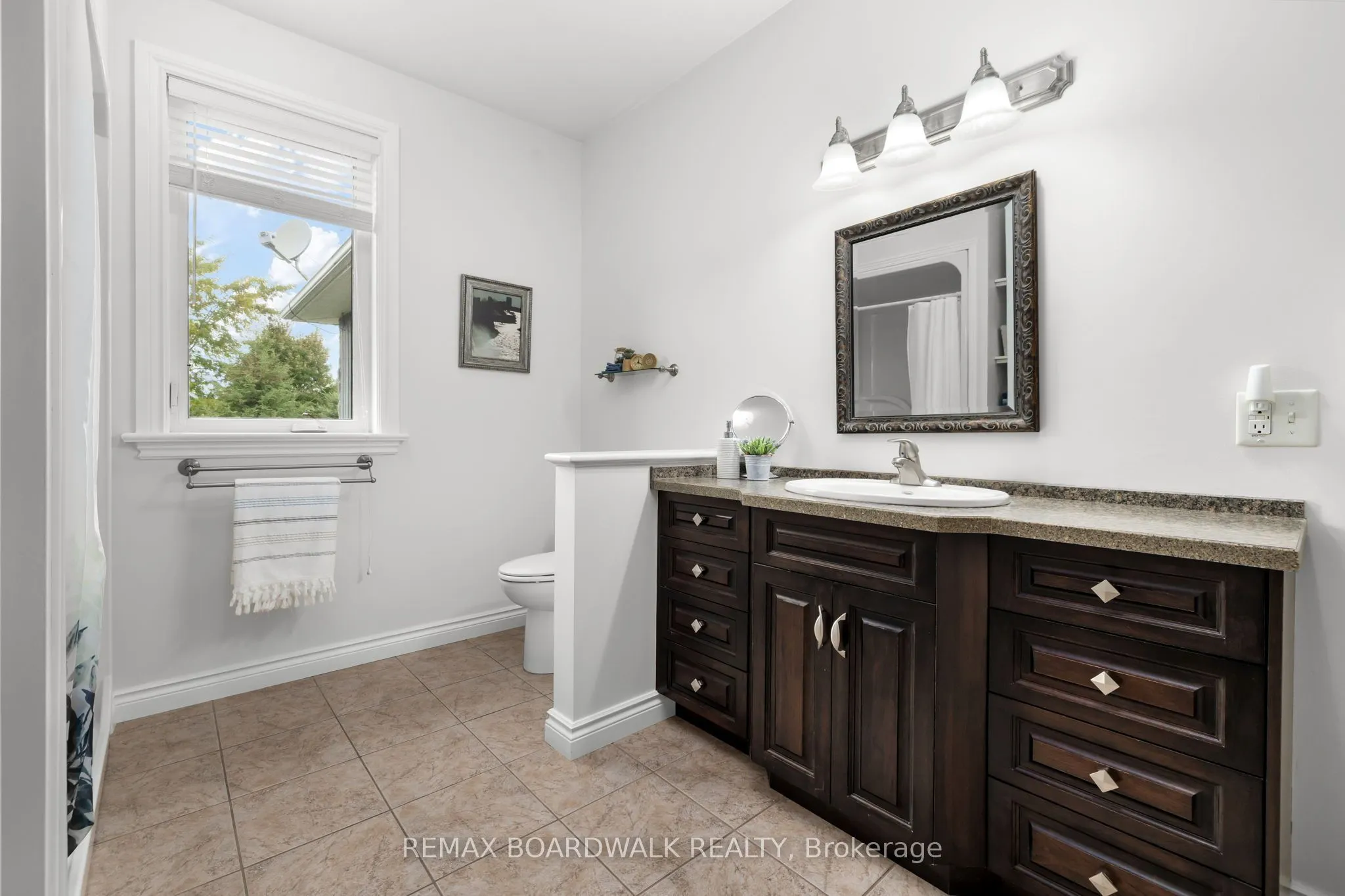 136 Macpherson Way