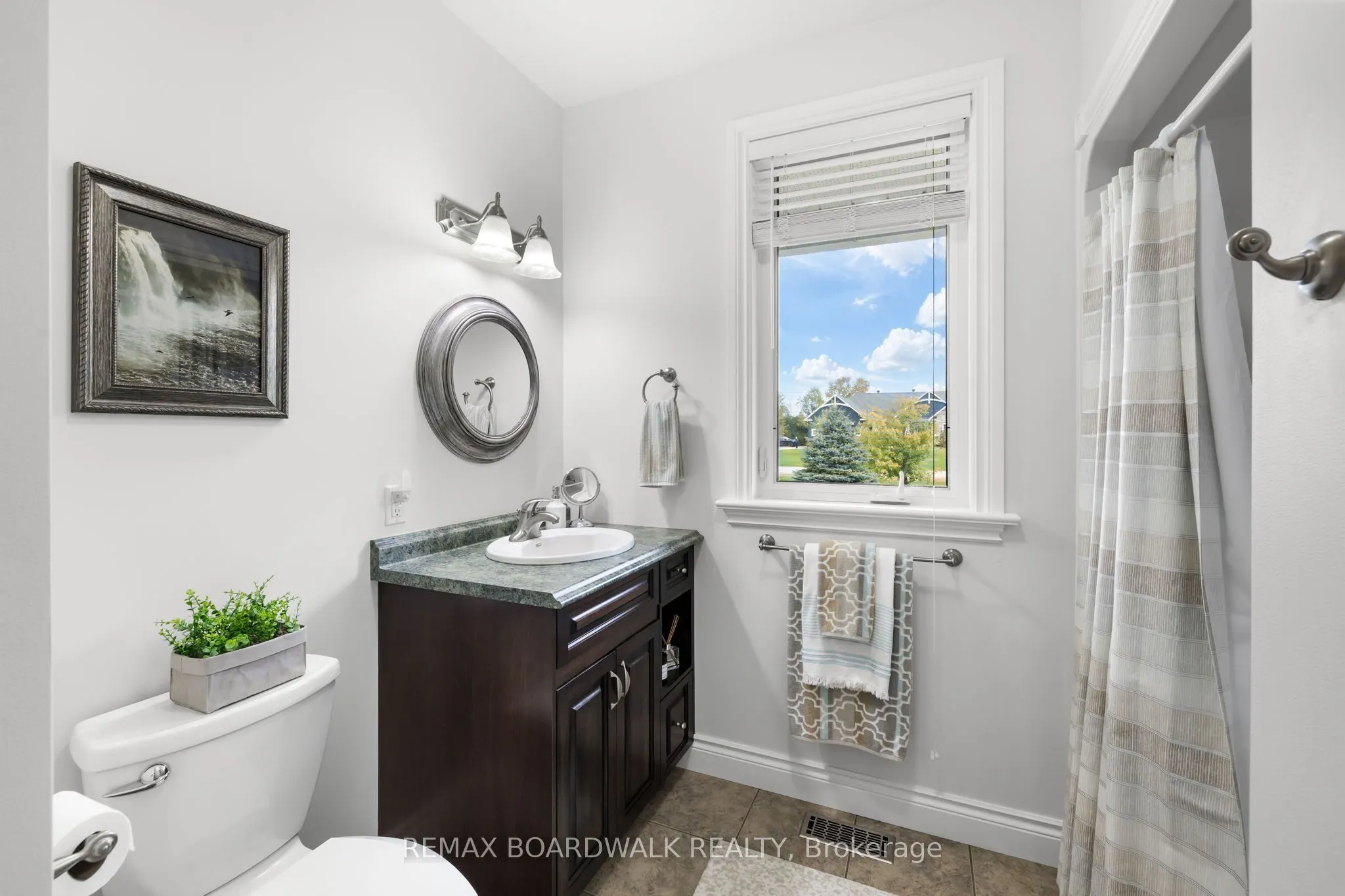 136 Macpherson Way