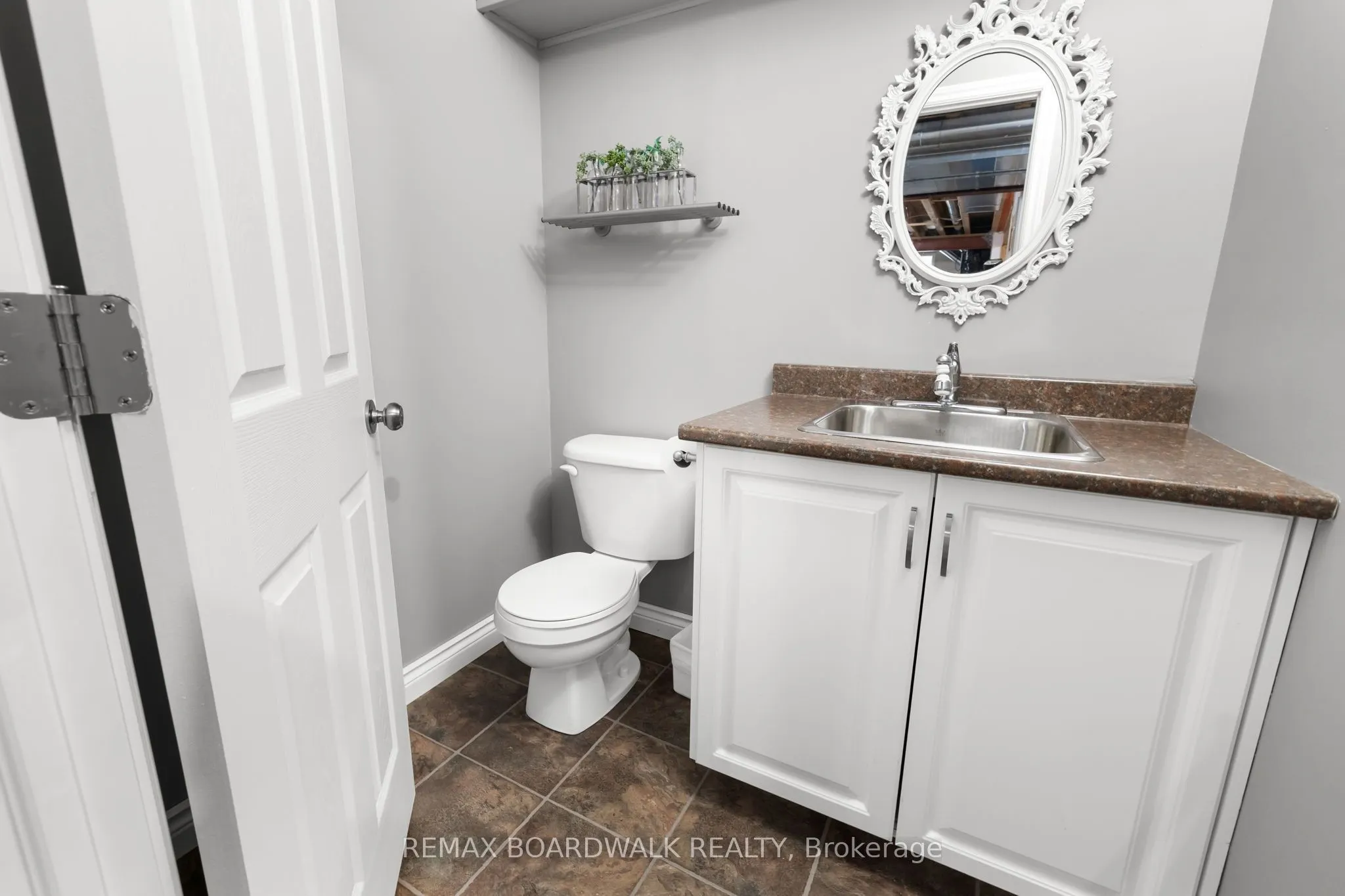 136 Macpherson Way