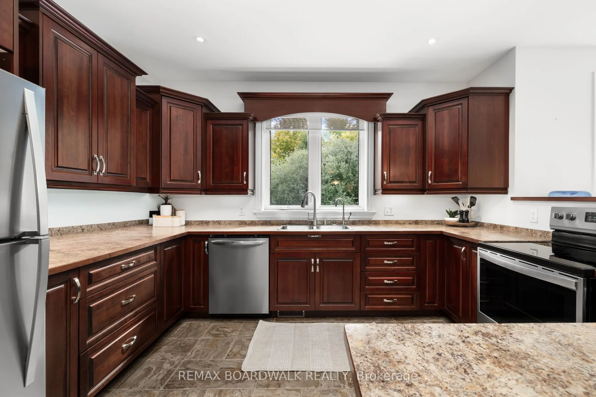 136 Macpherson Way