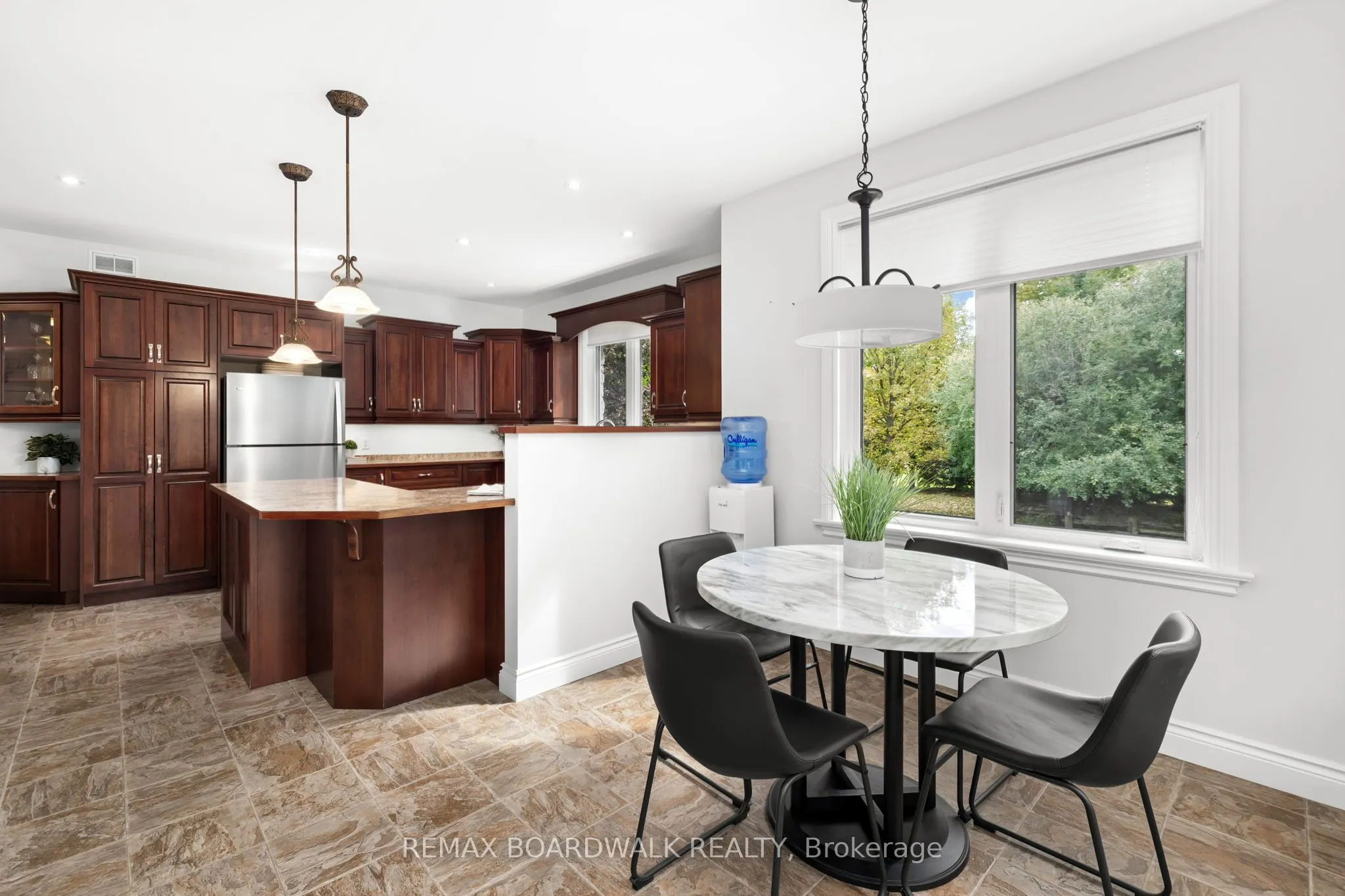 136 Macpherson Way