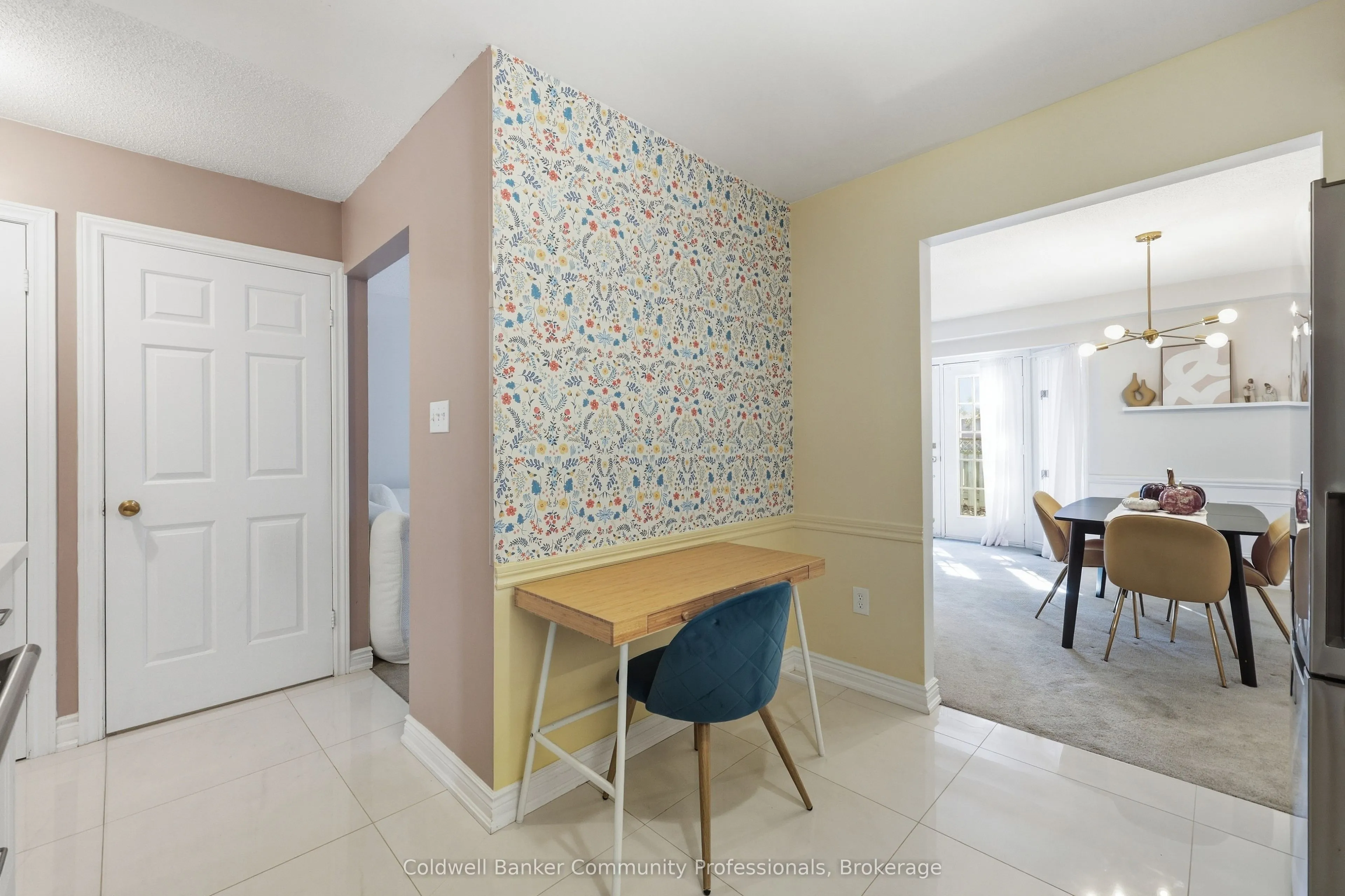 14 Brucedale Avenue E #10