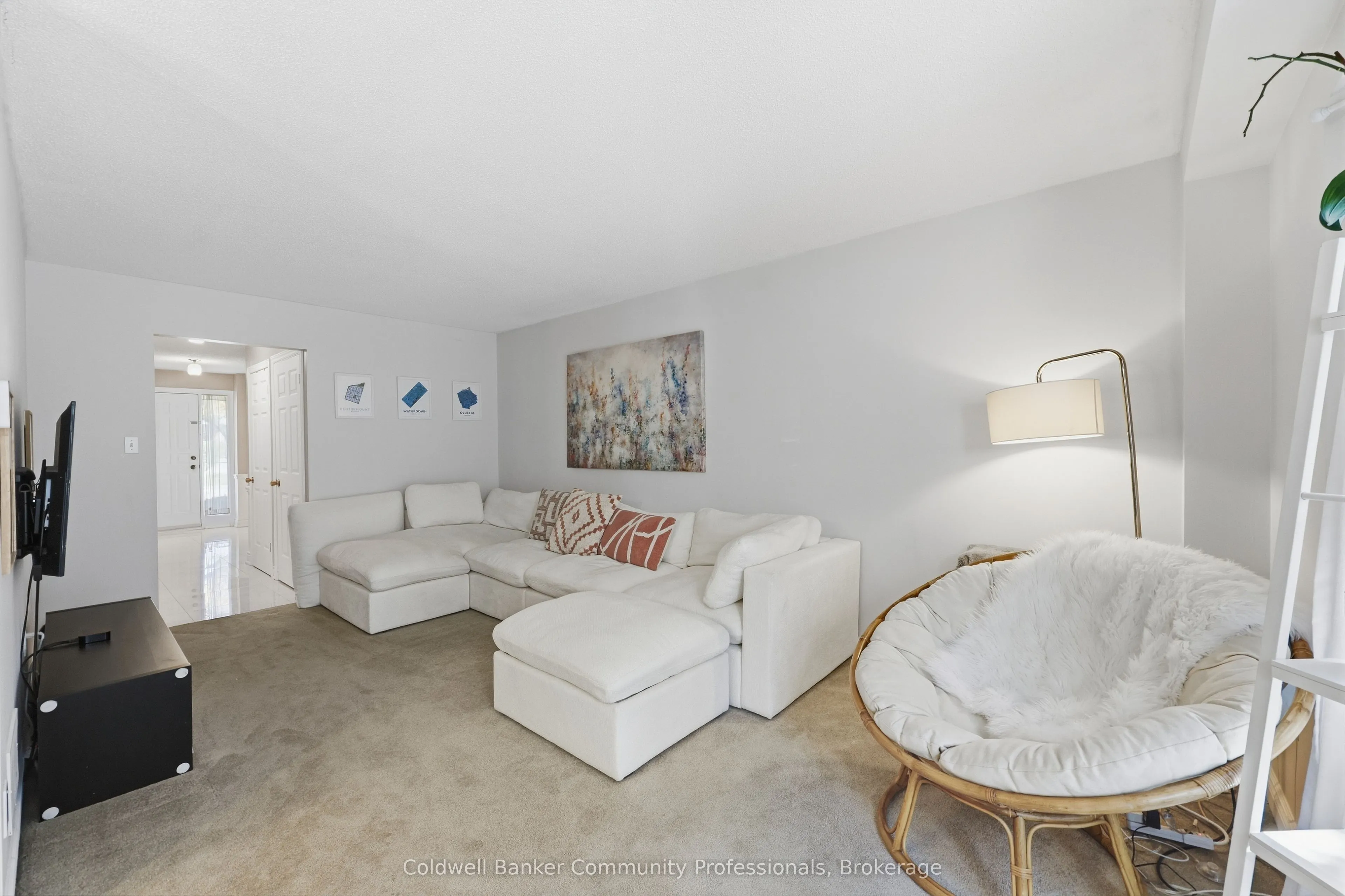 14 Brucedale Avenue E #10