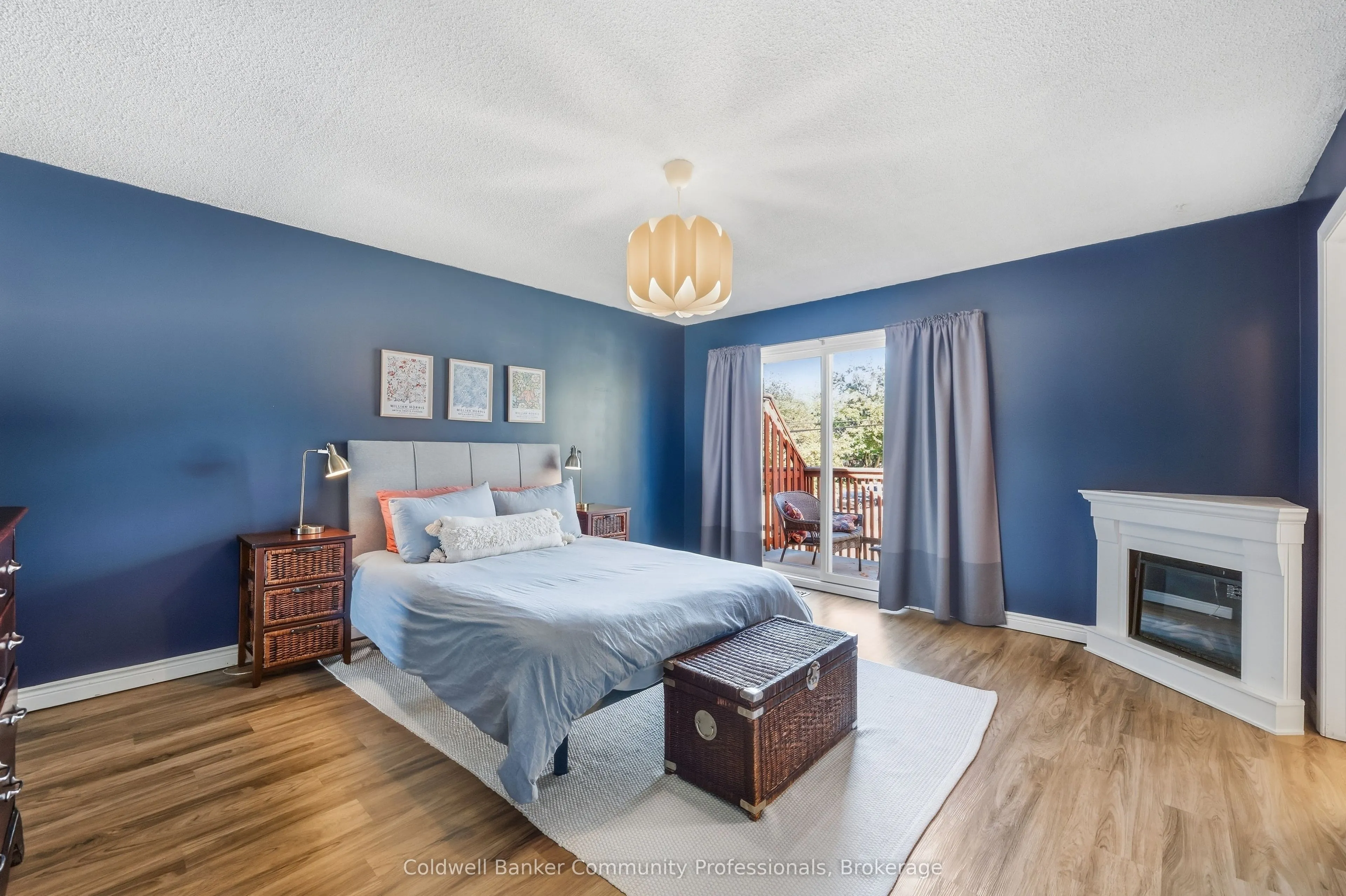 14 Brucedale Avenue E #10