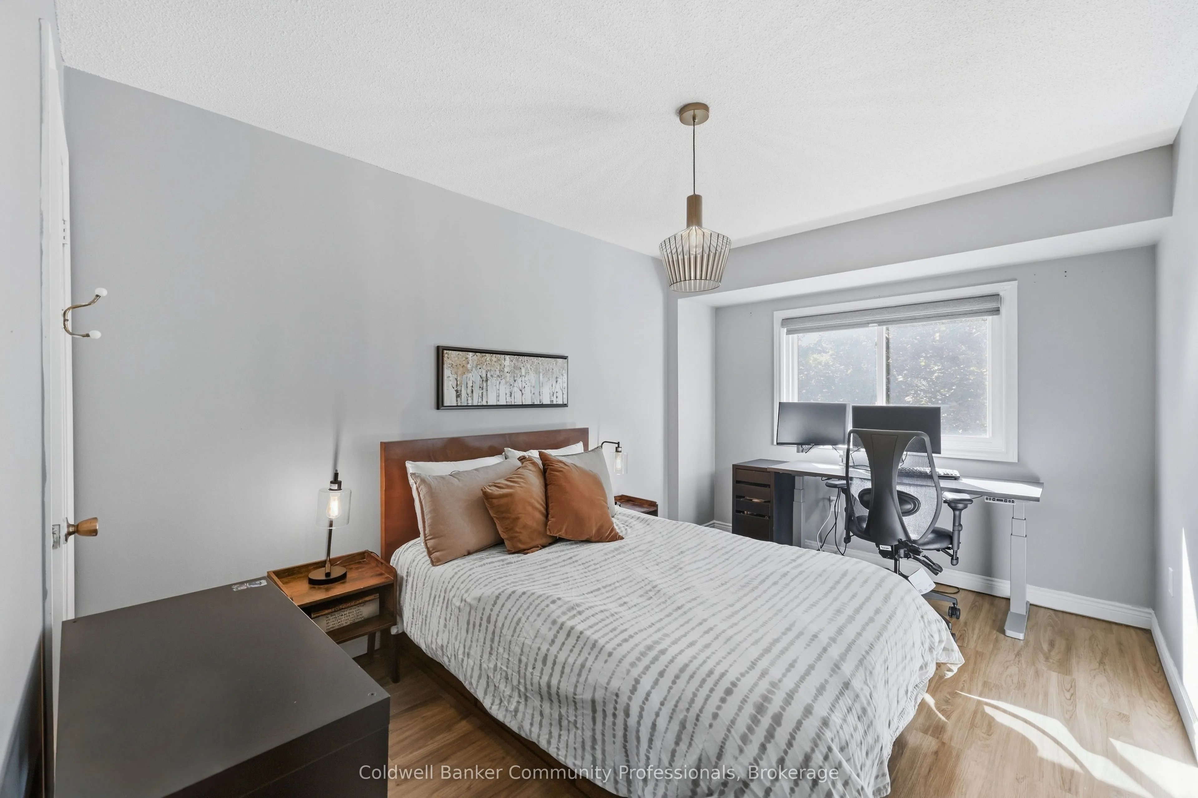 14 Brucedale Avenue E #10