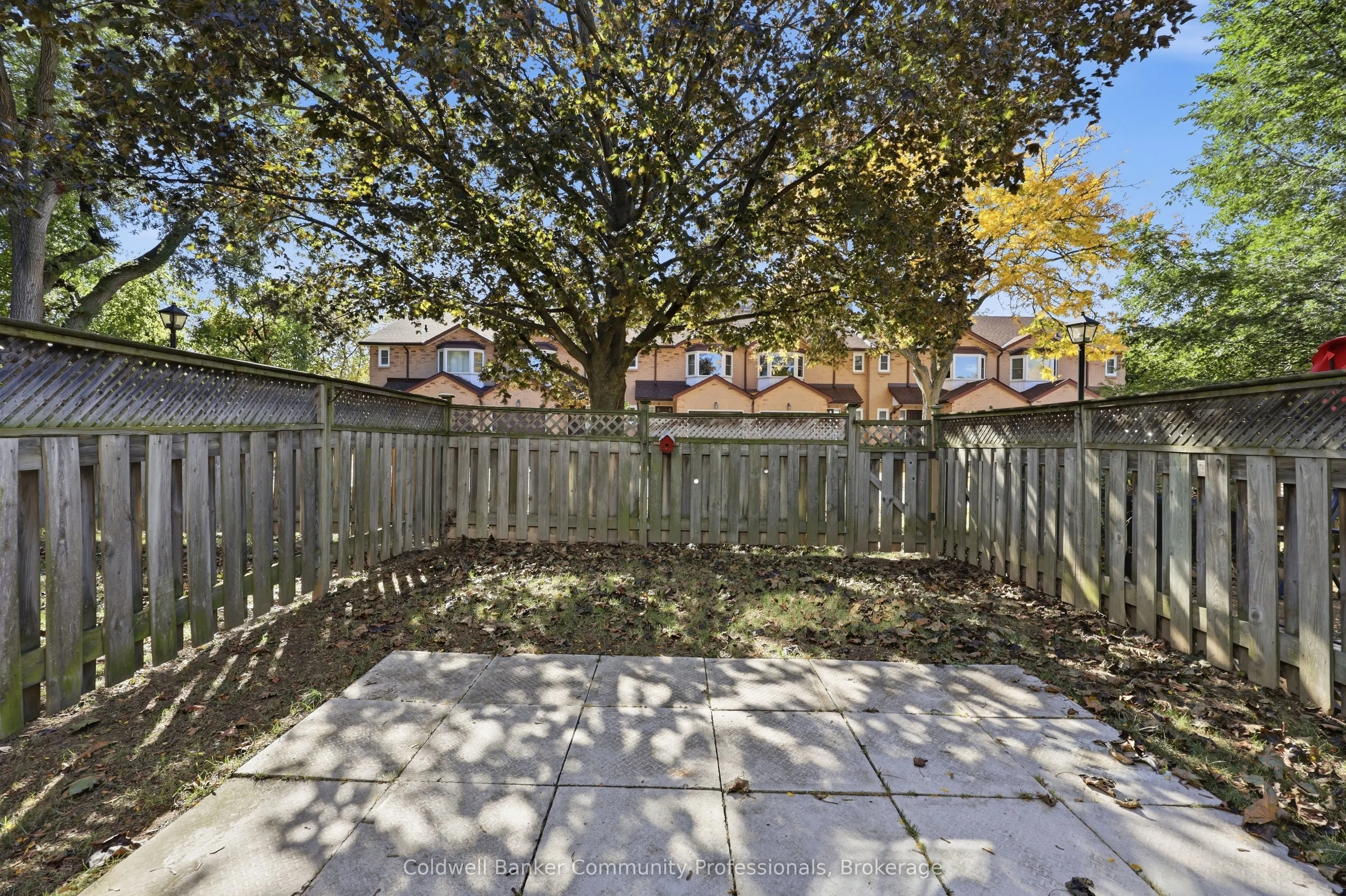 14 Brucedale Avenue E #10