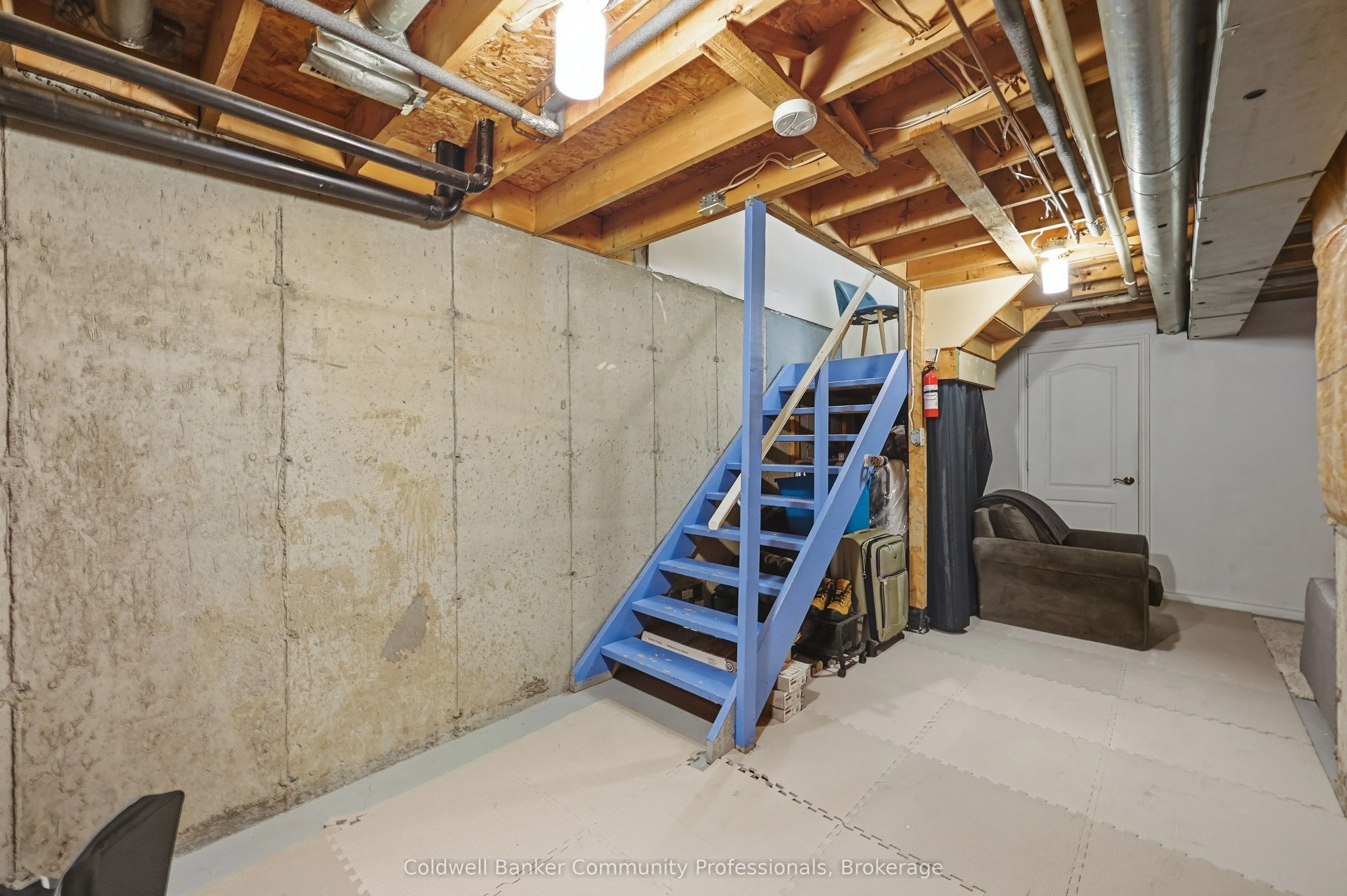 14 Brucedale Avenue E #10
