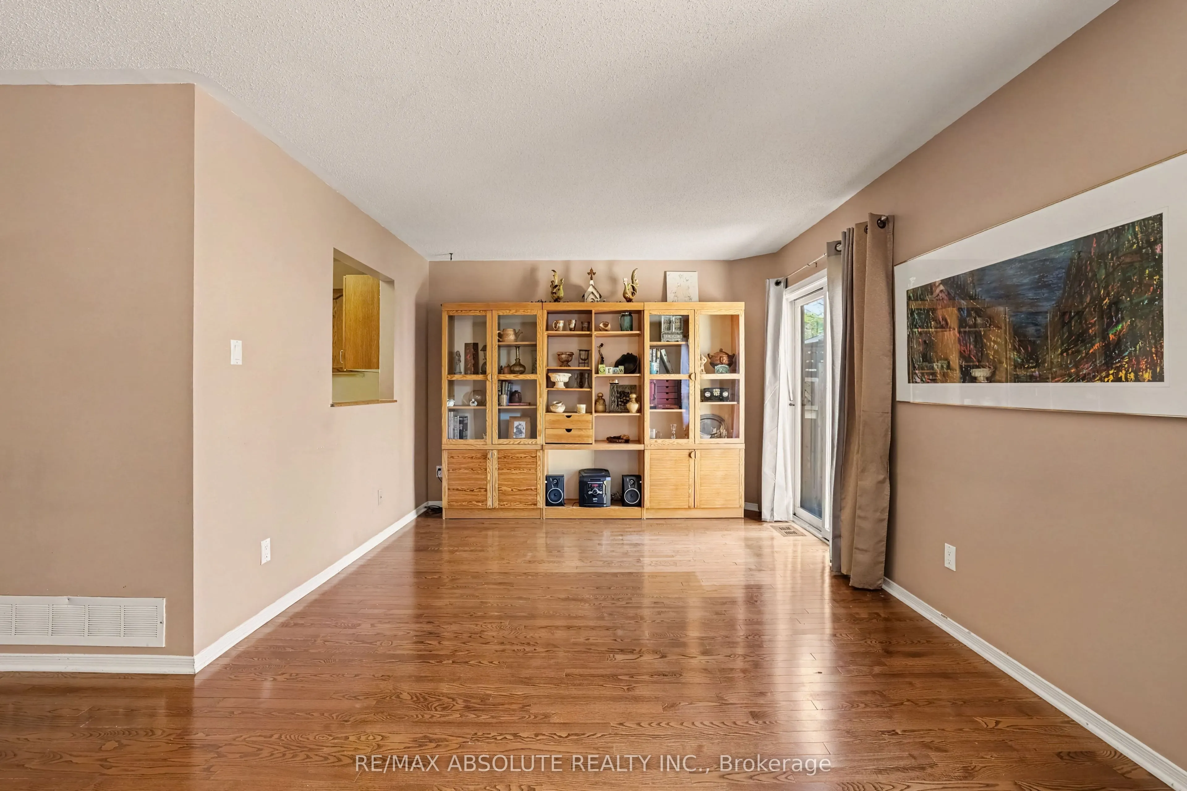 42 Roblyn Way