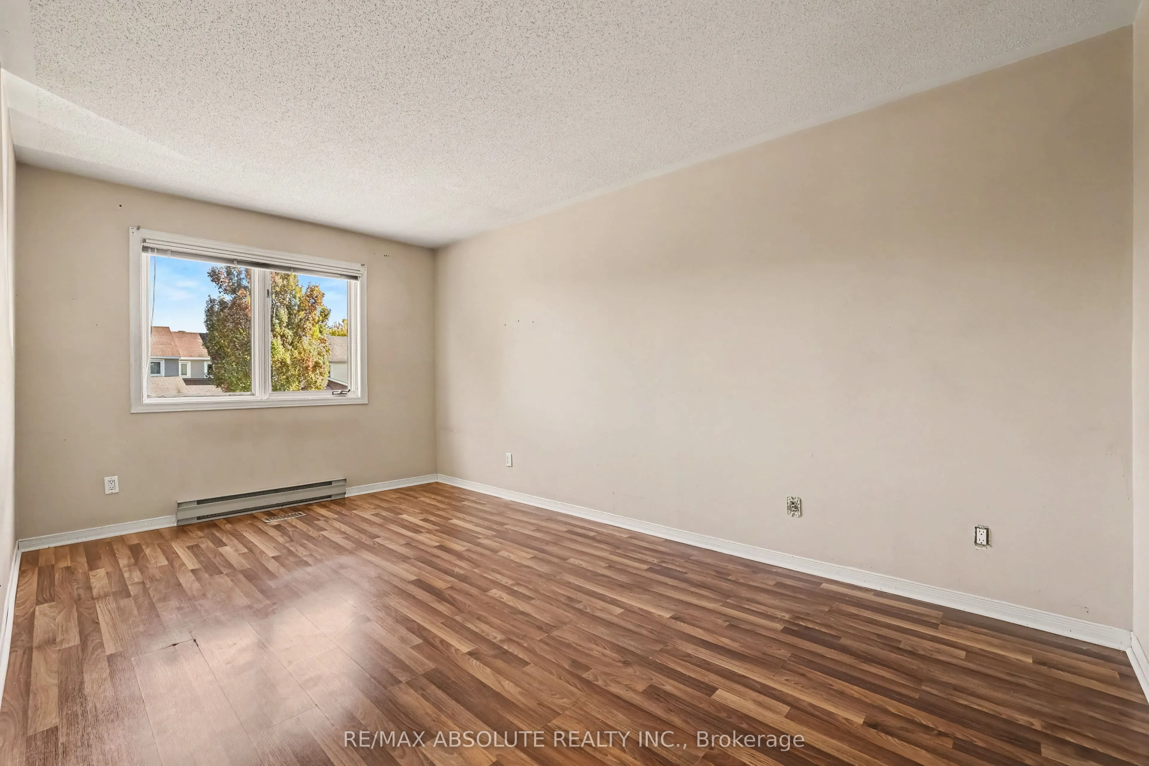 42 Roblyn Way