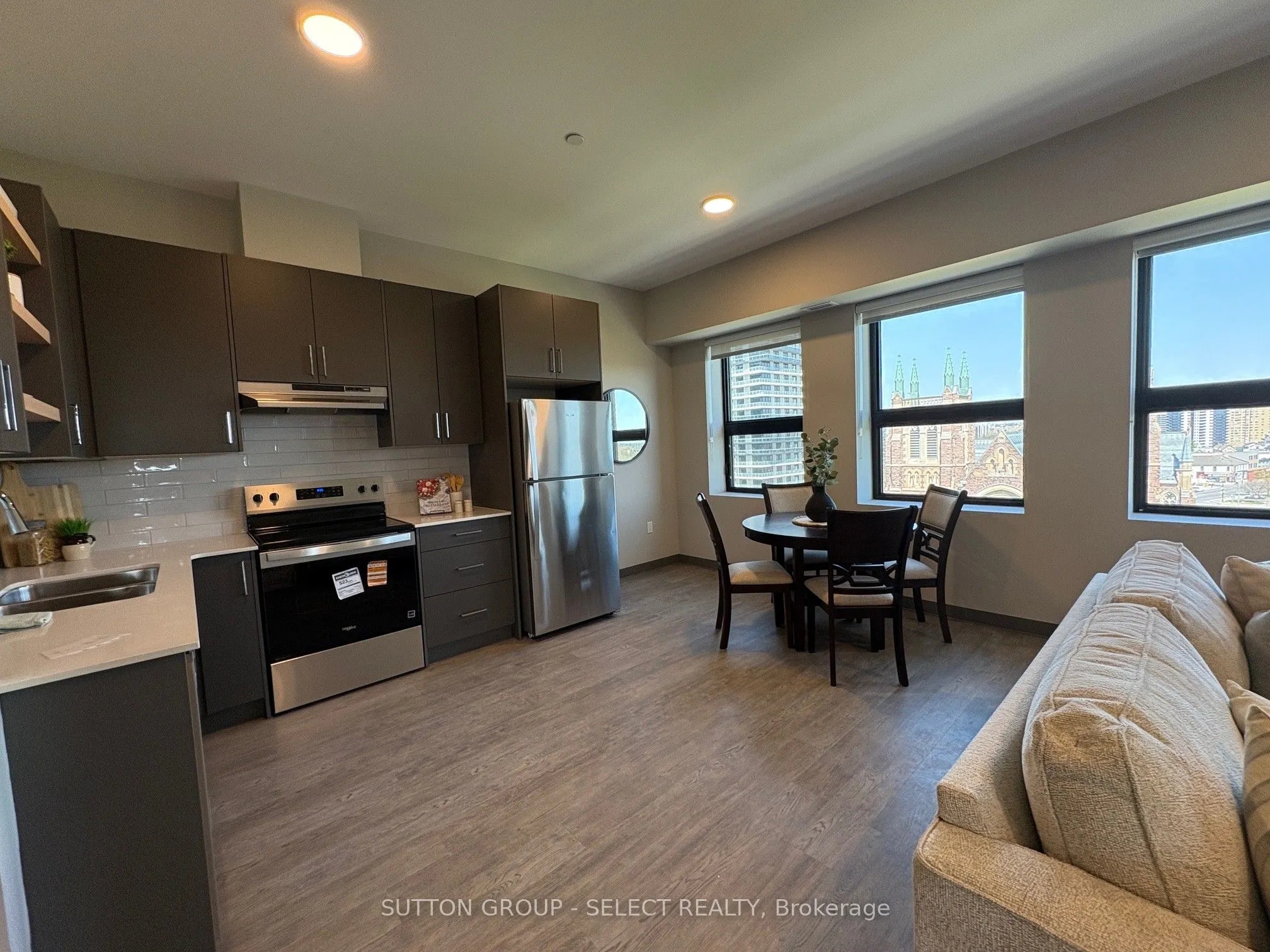 195 Dufferin Avenue #413