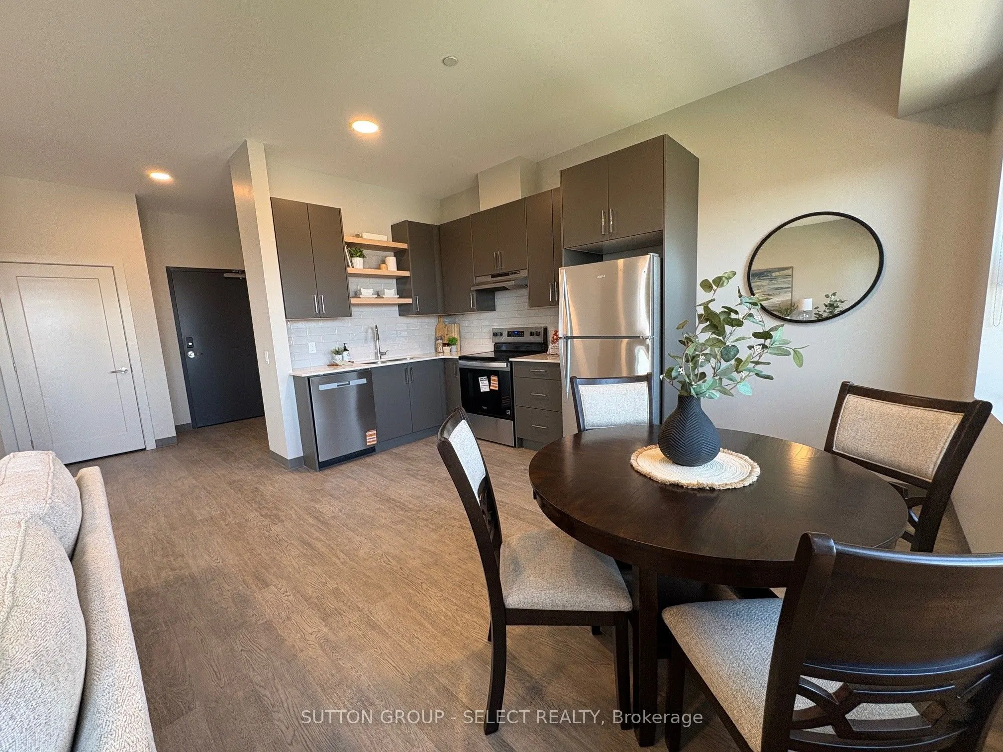 195 Dufferin Avenue #413