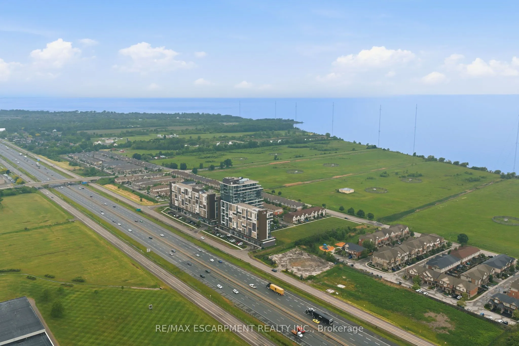 550 North Service Road #1201