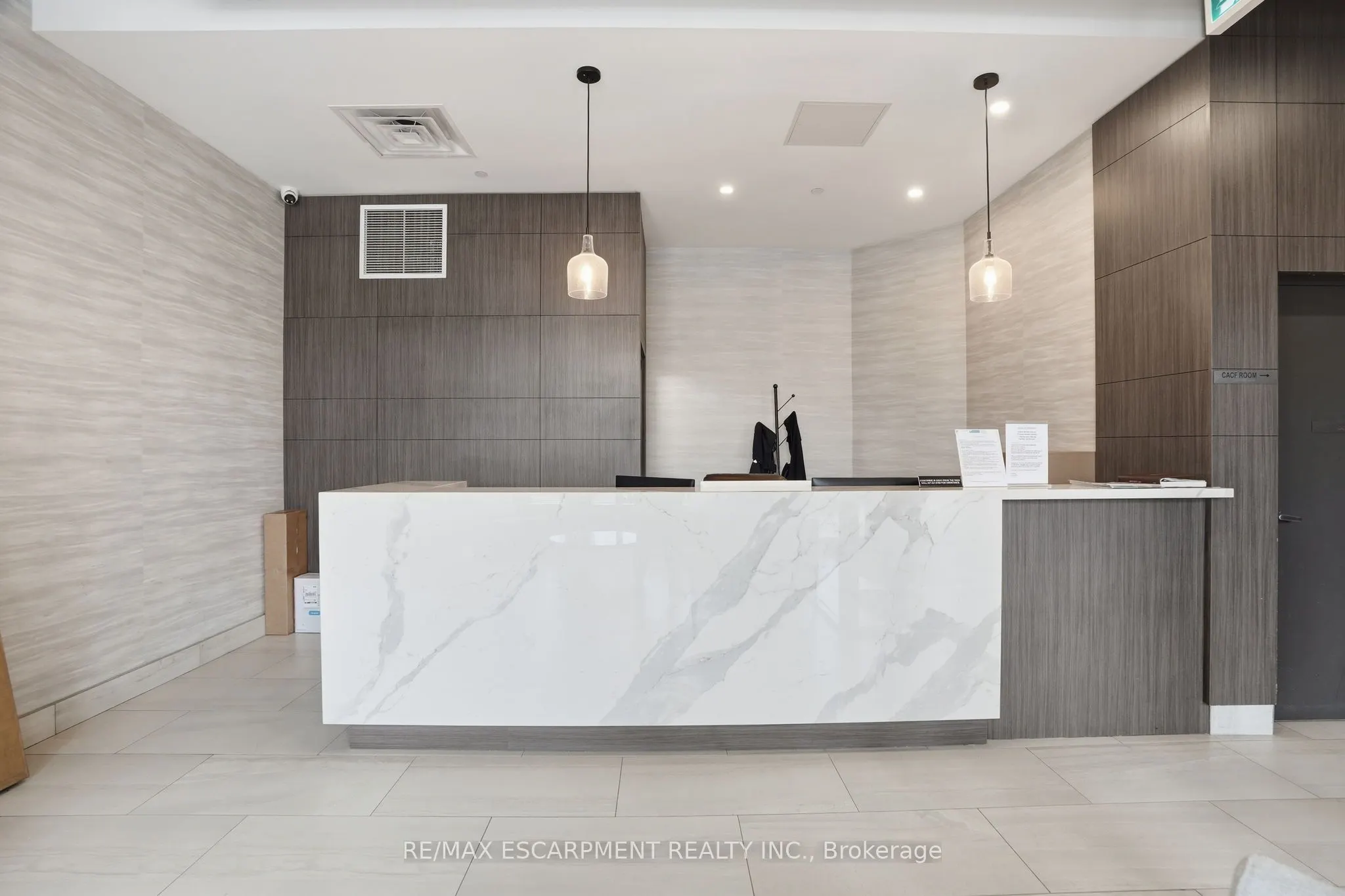 550 North Service Road #1201