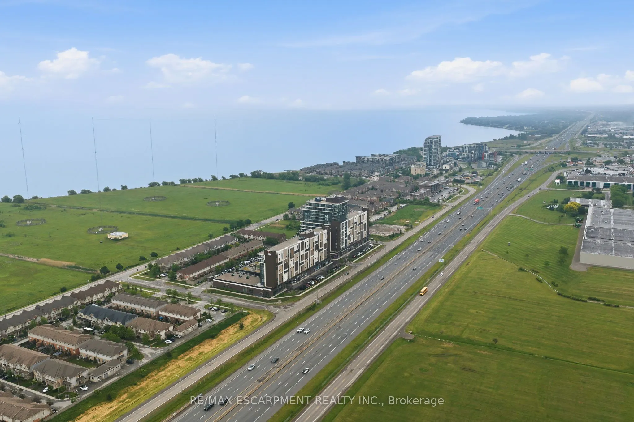 550 North Service Road #1201