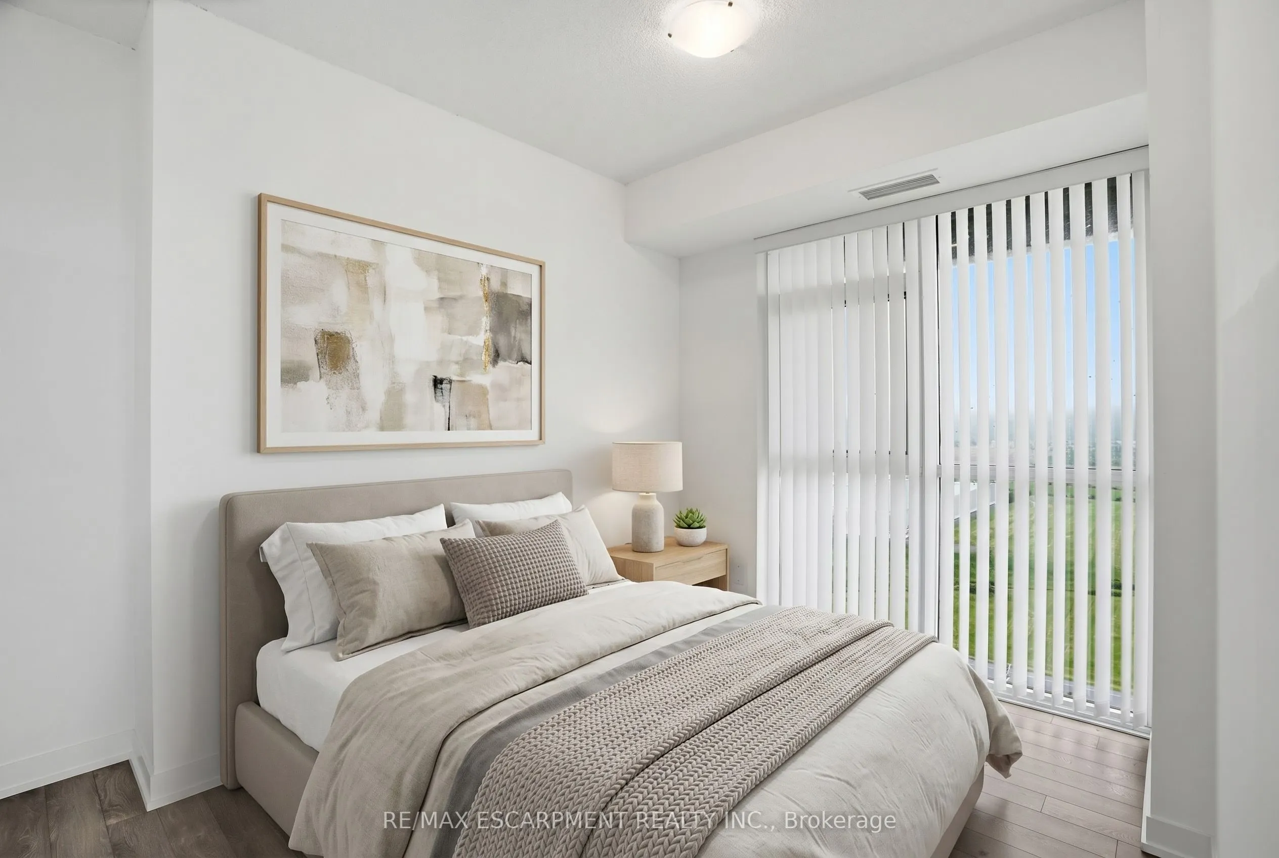 550 North Service Road #1201