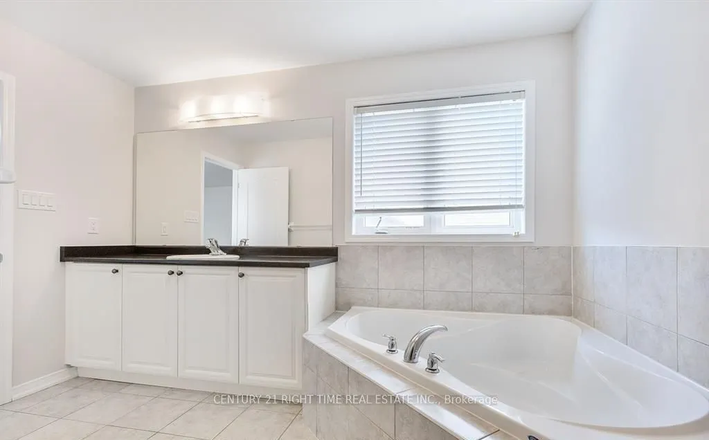 25 Munro Circle