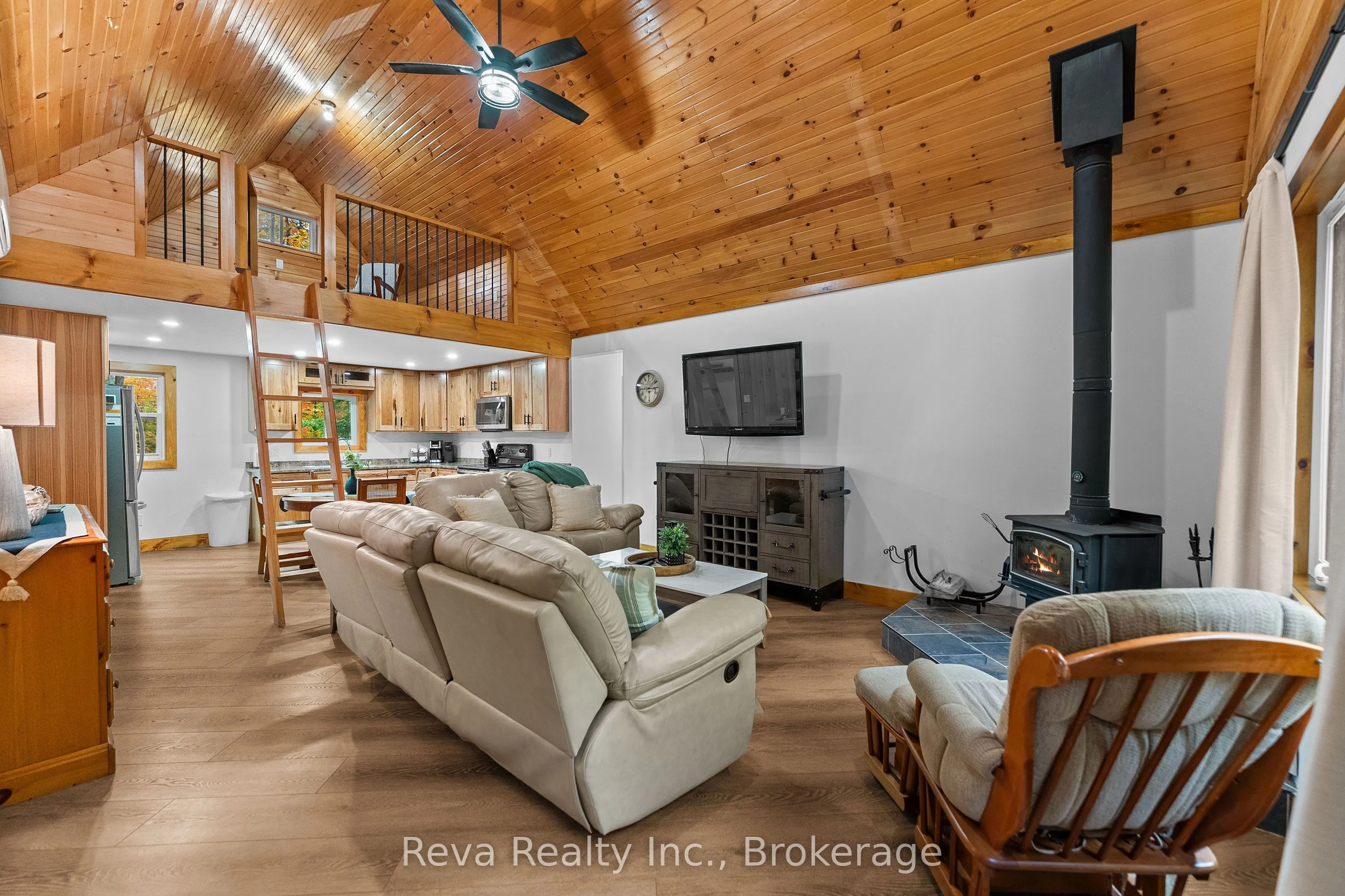 595 Old Diamond Lake Road