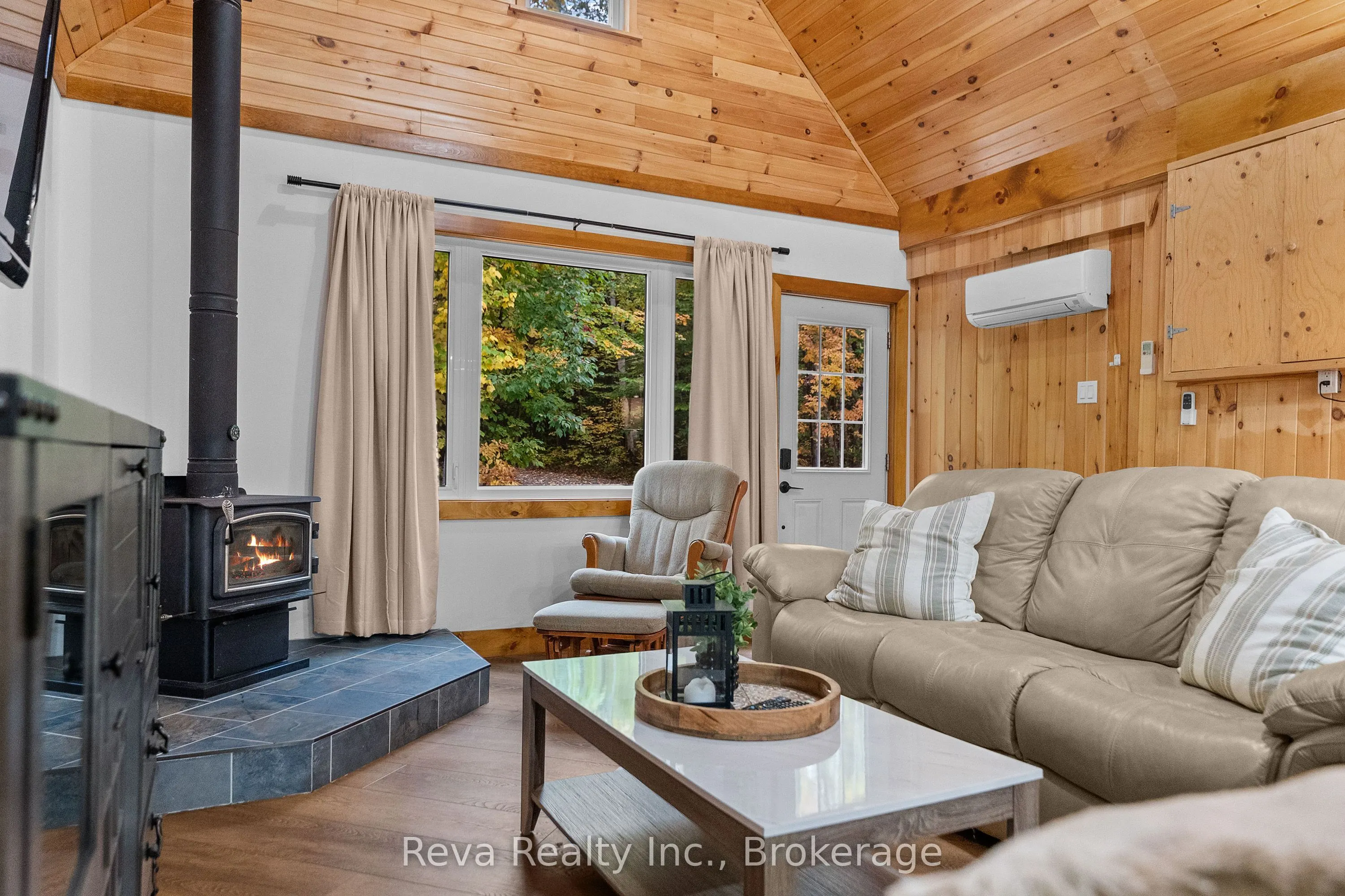 595 Old Diamond Lake Road