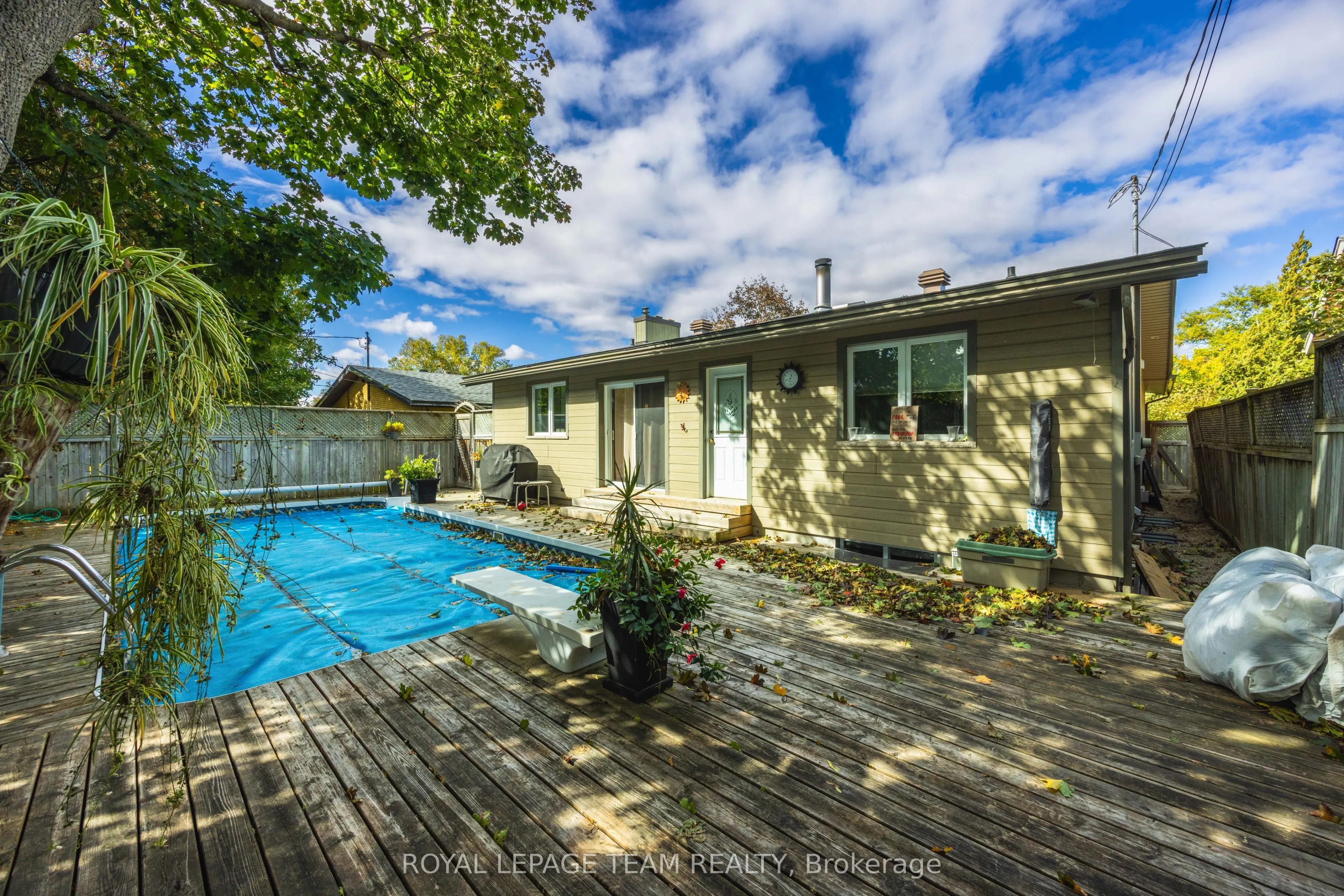 2128 Benjamin Avenue