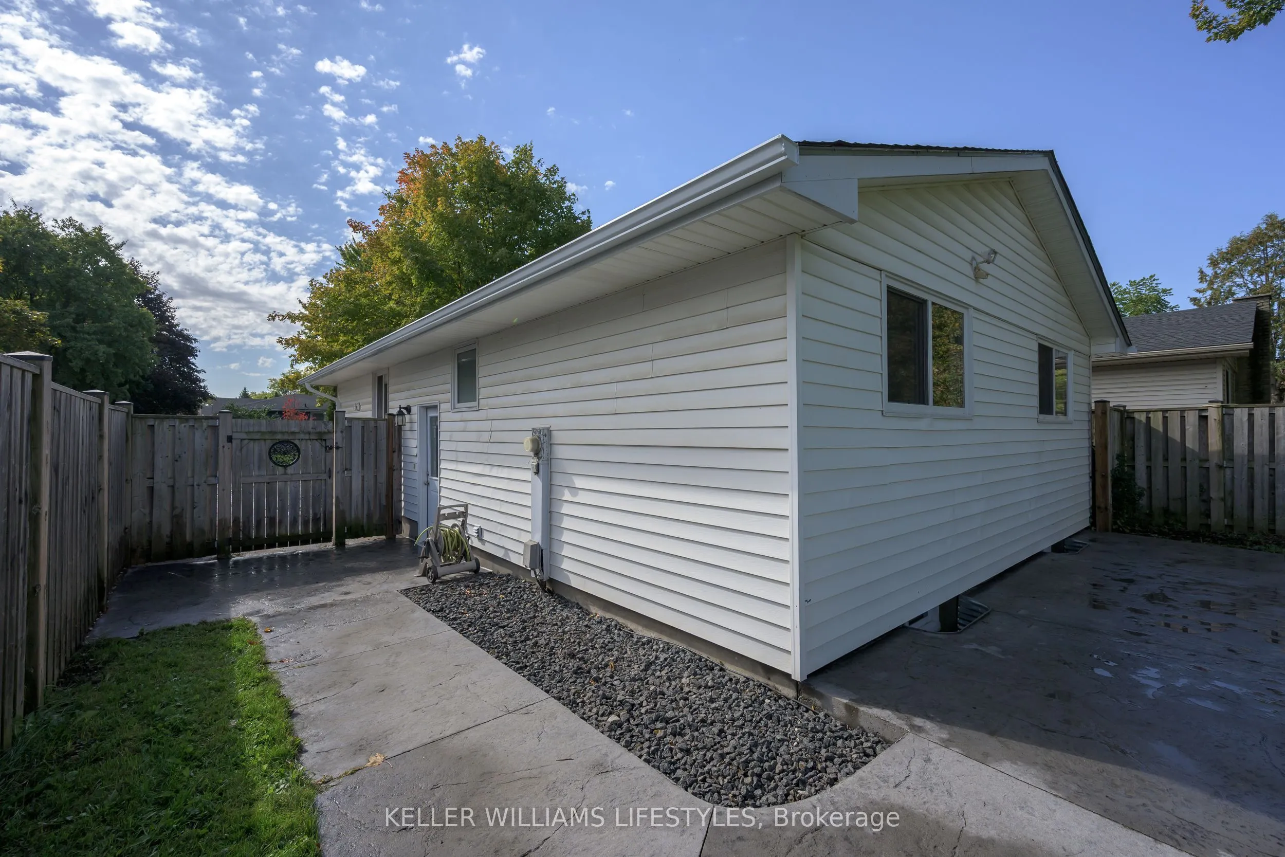 42 Stroud Crescent