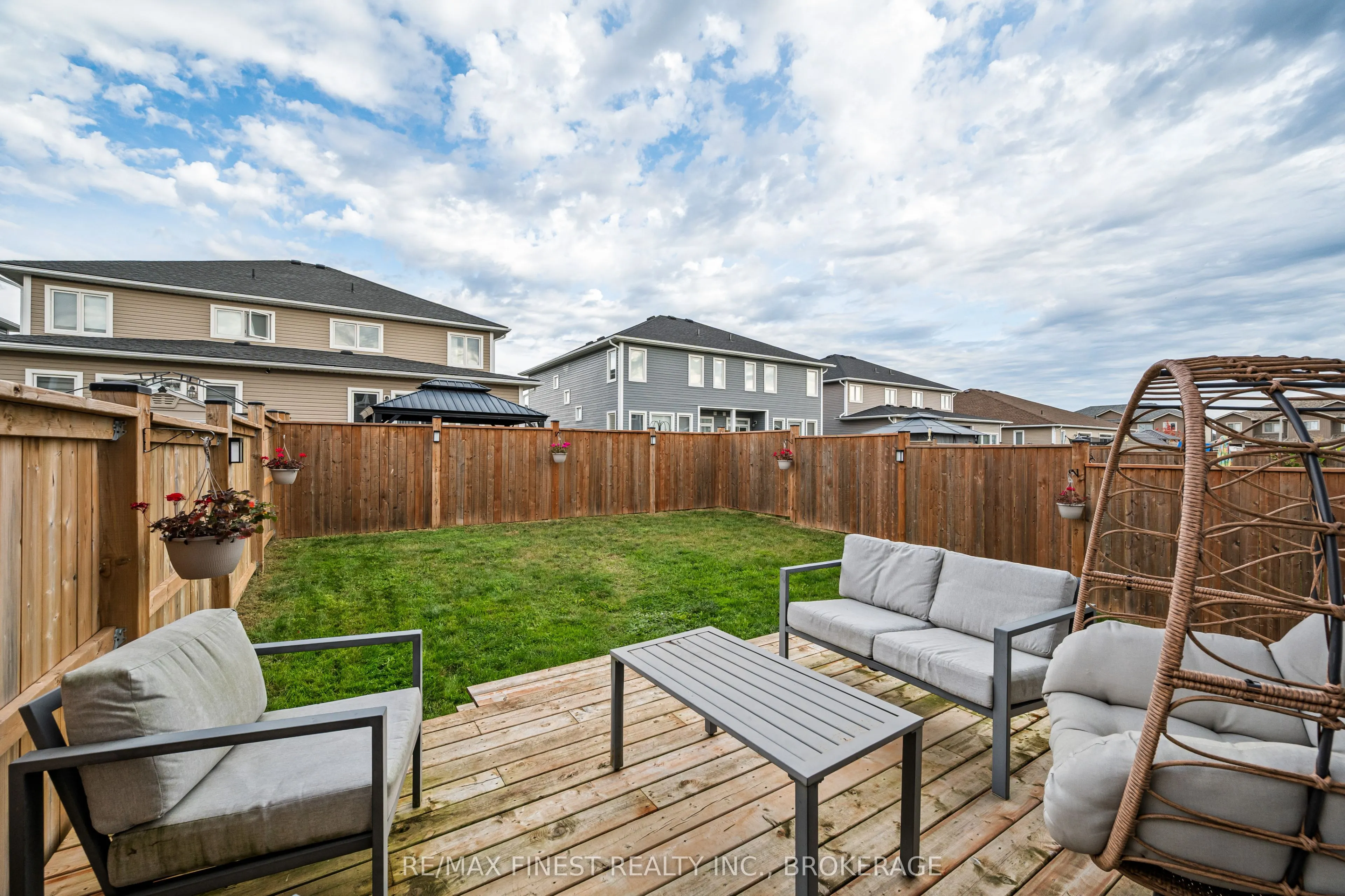 115 DR RICHARD JAMES Crescent