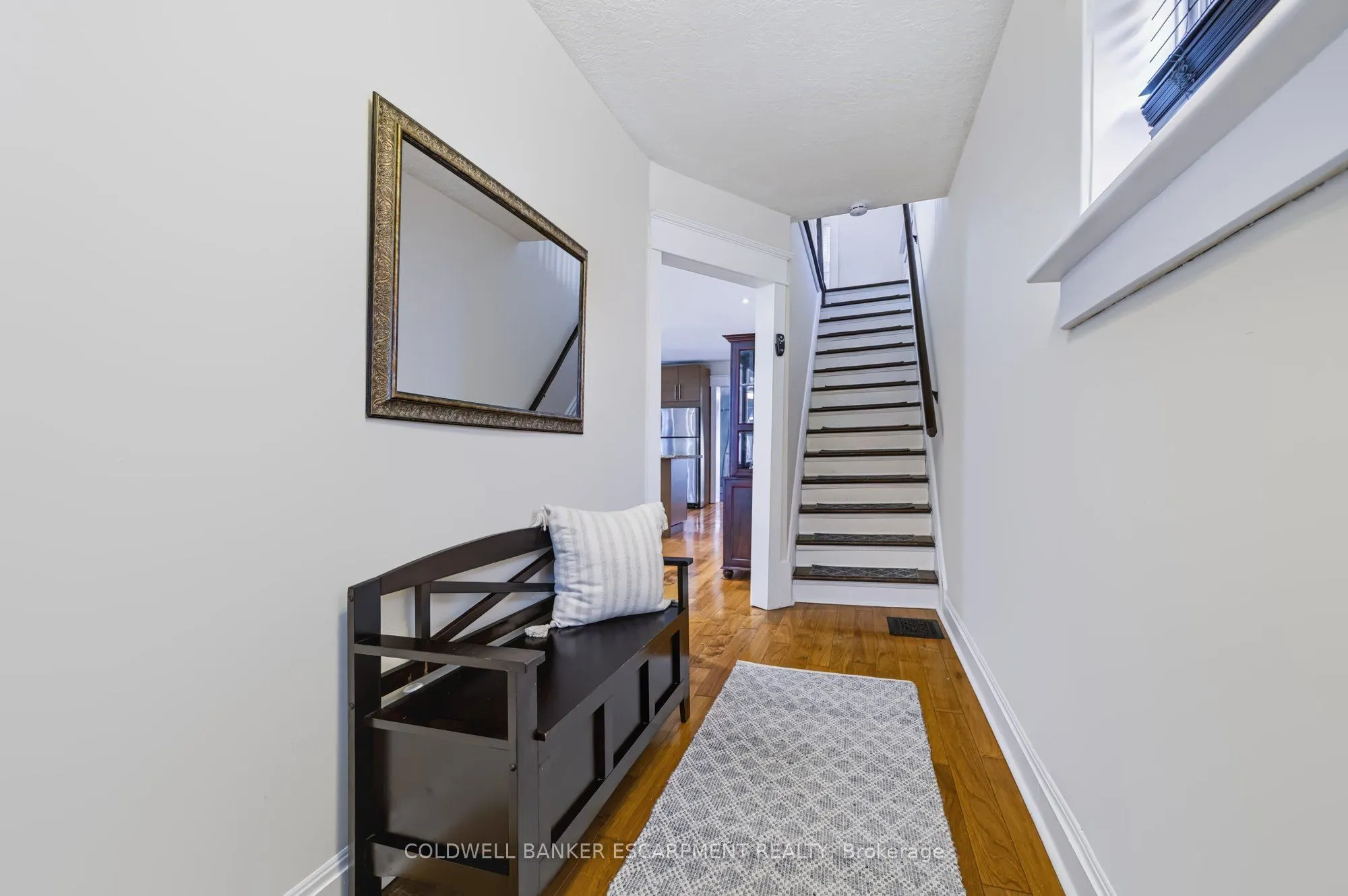 18 Lowrey Avenue N