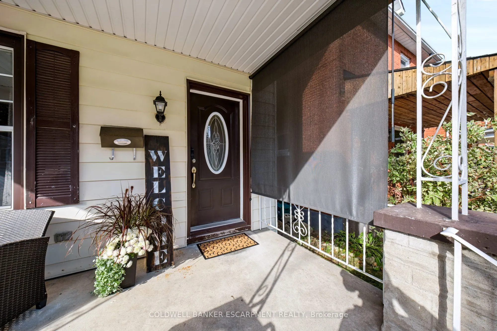 18 Lowrey Avenue N