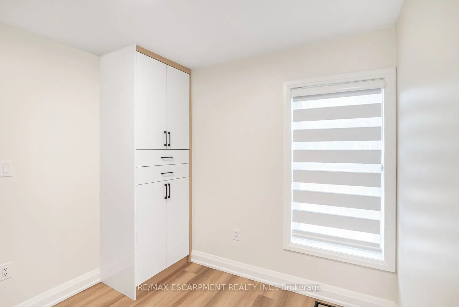 250 ROSSLYN Avenue N