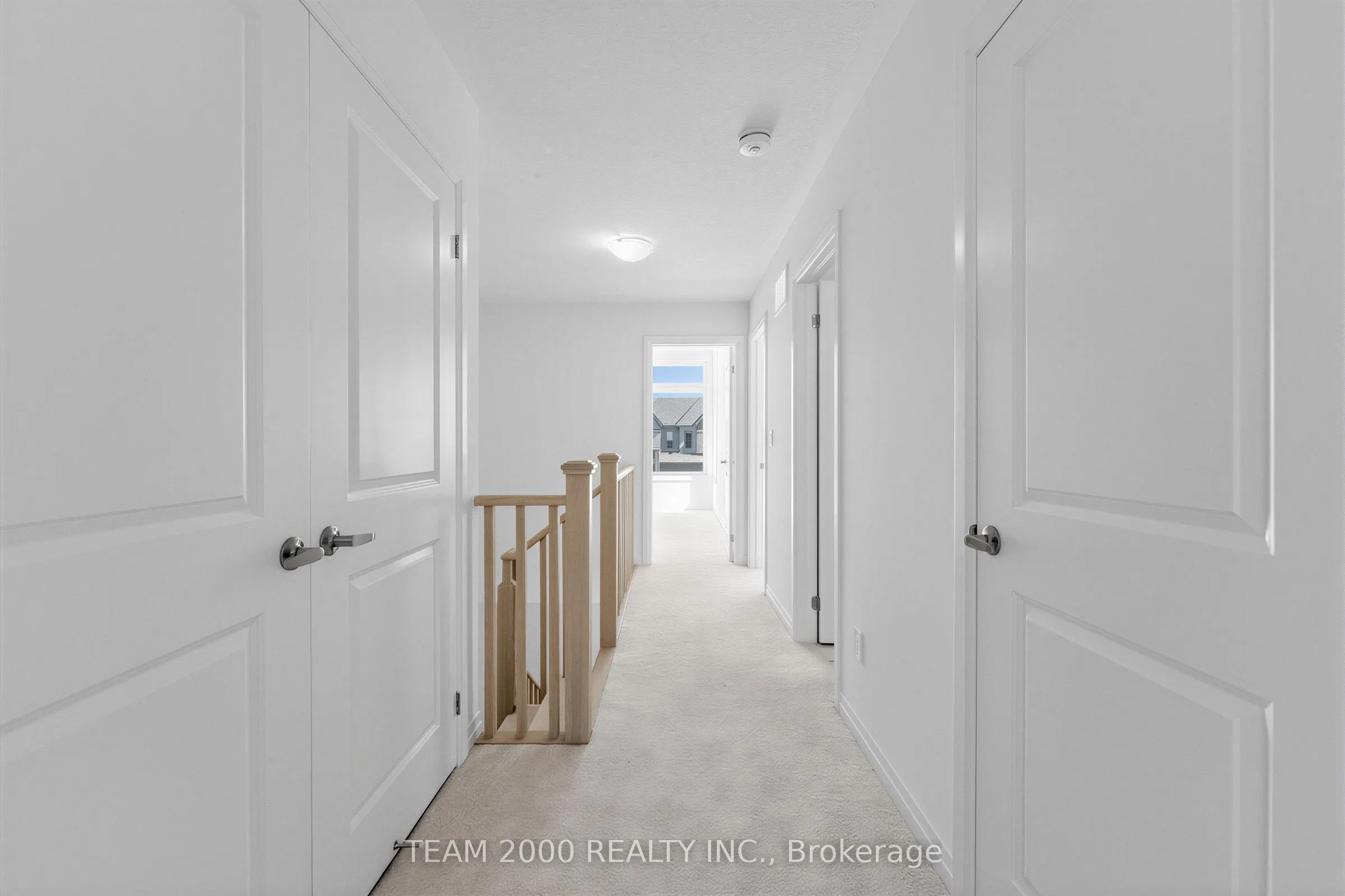 887 Douro Street S