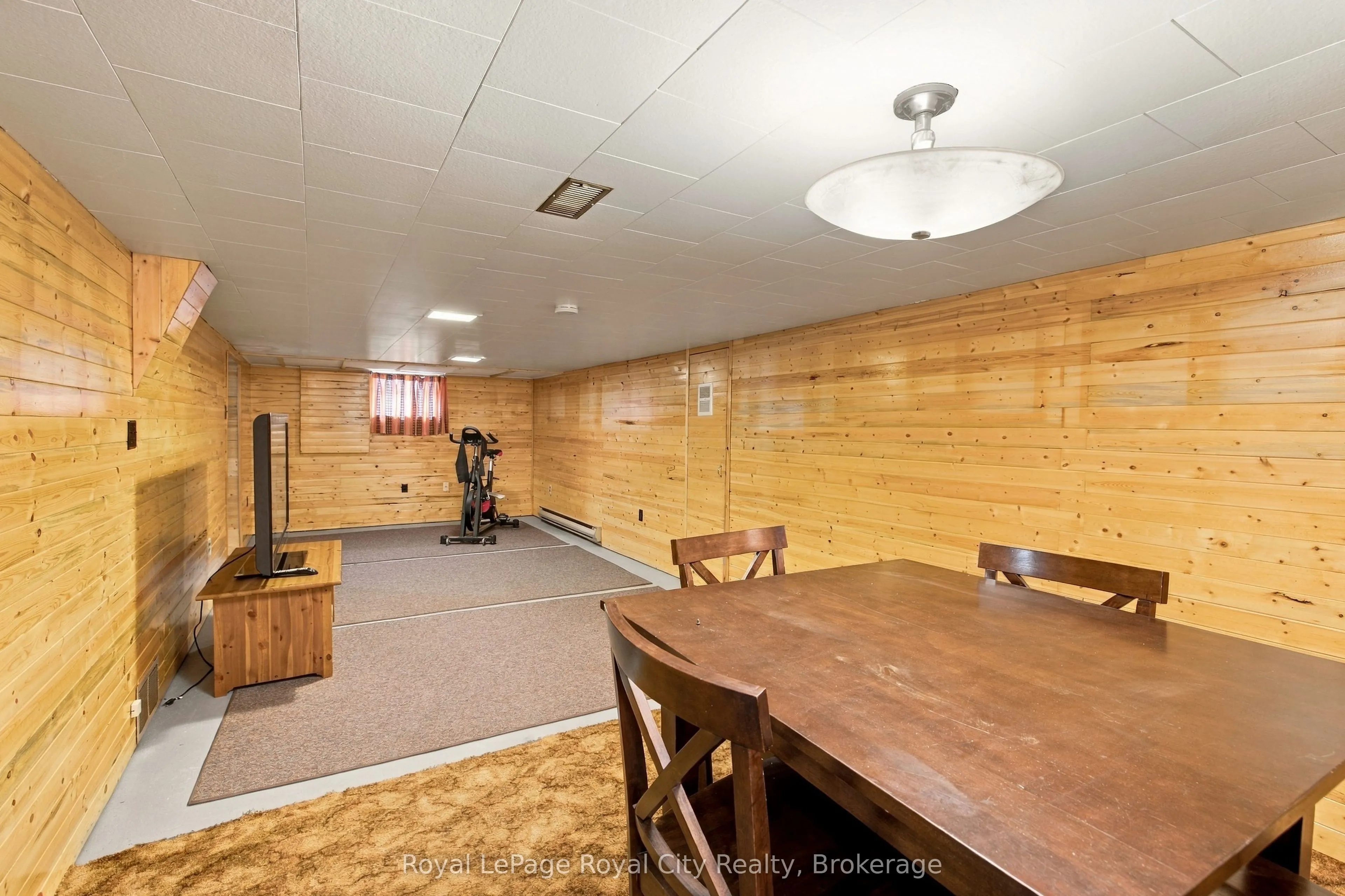 166 Victoria Road N
