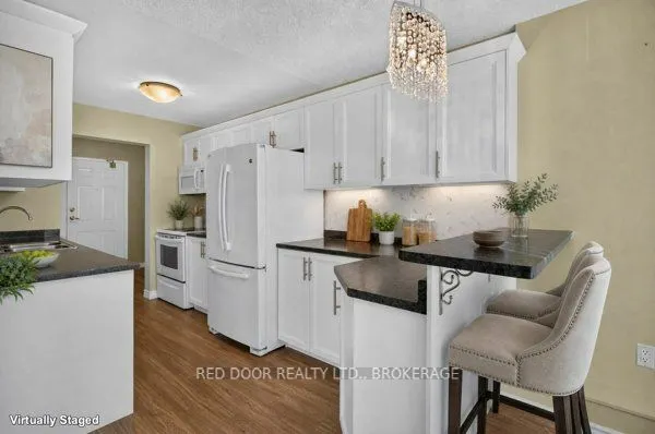 1600 Adelaide Street N #511