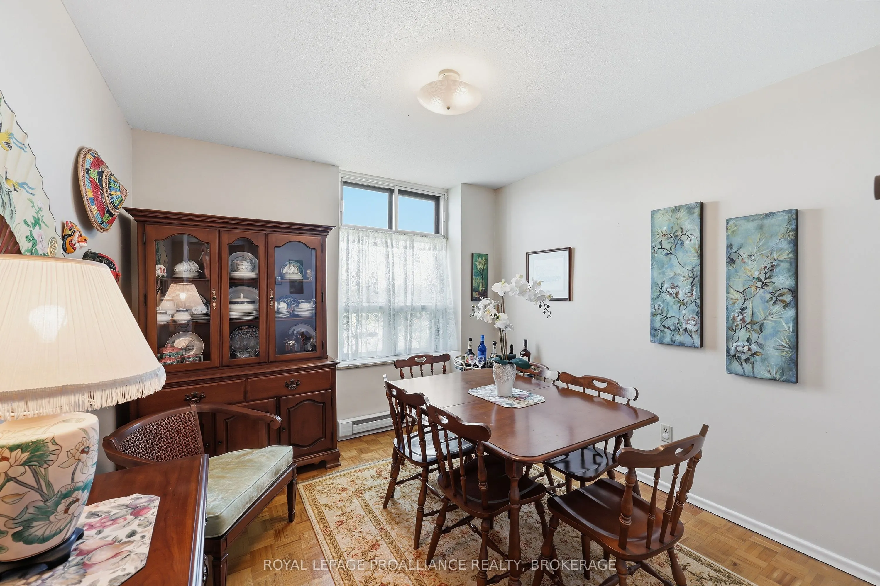 2 Mowat Avenue #806