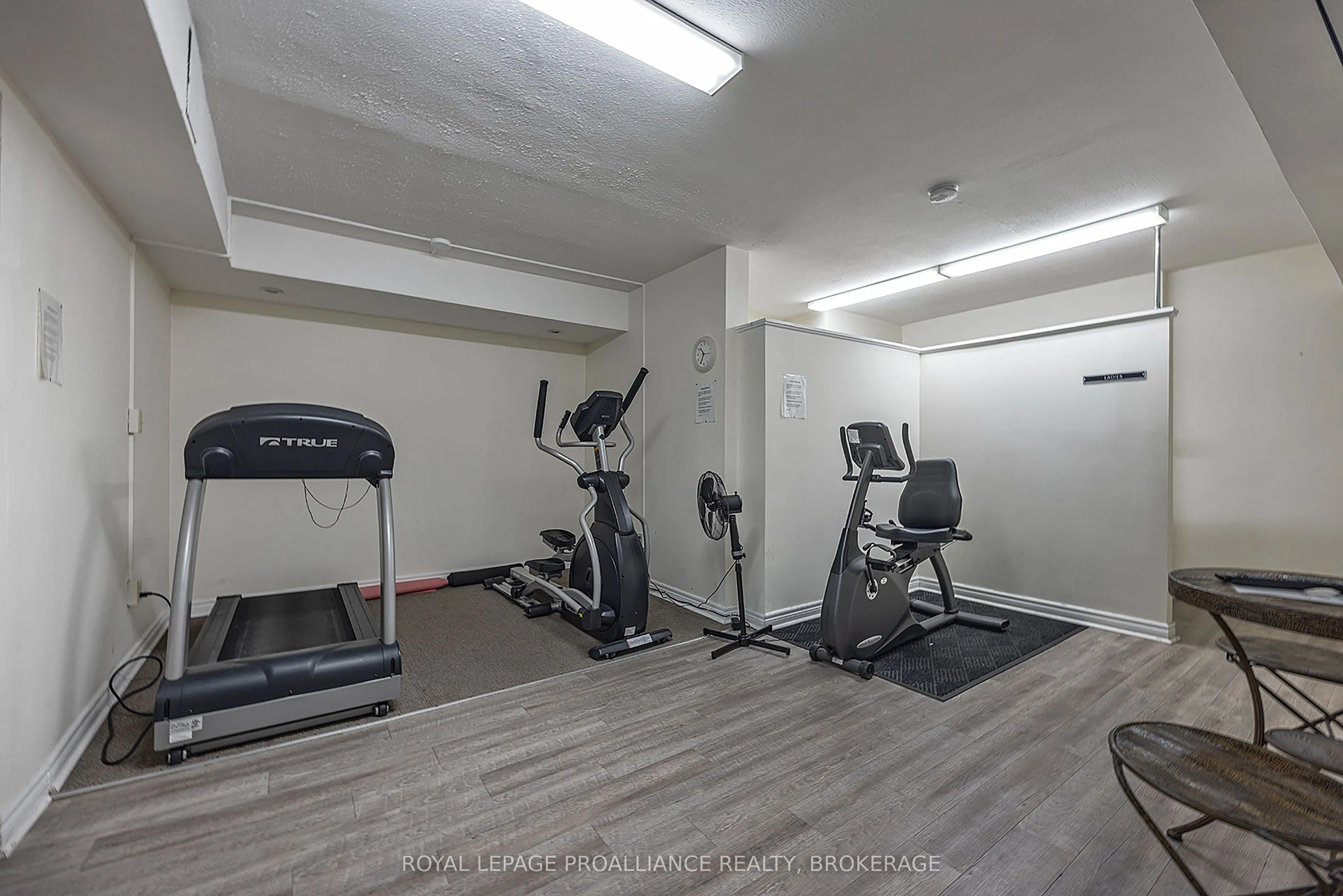 2 Mowat Avenue #806