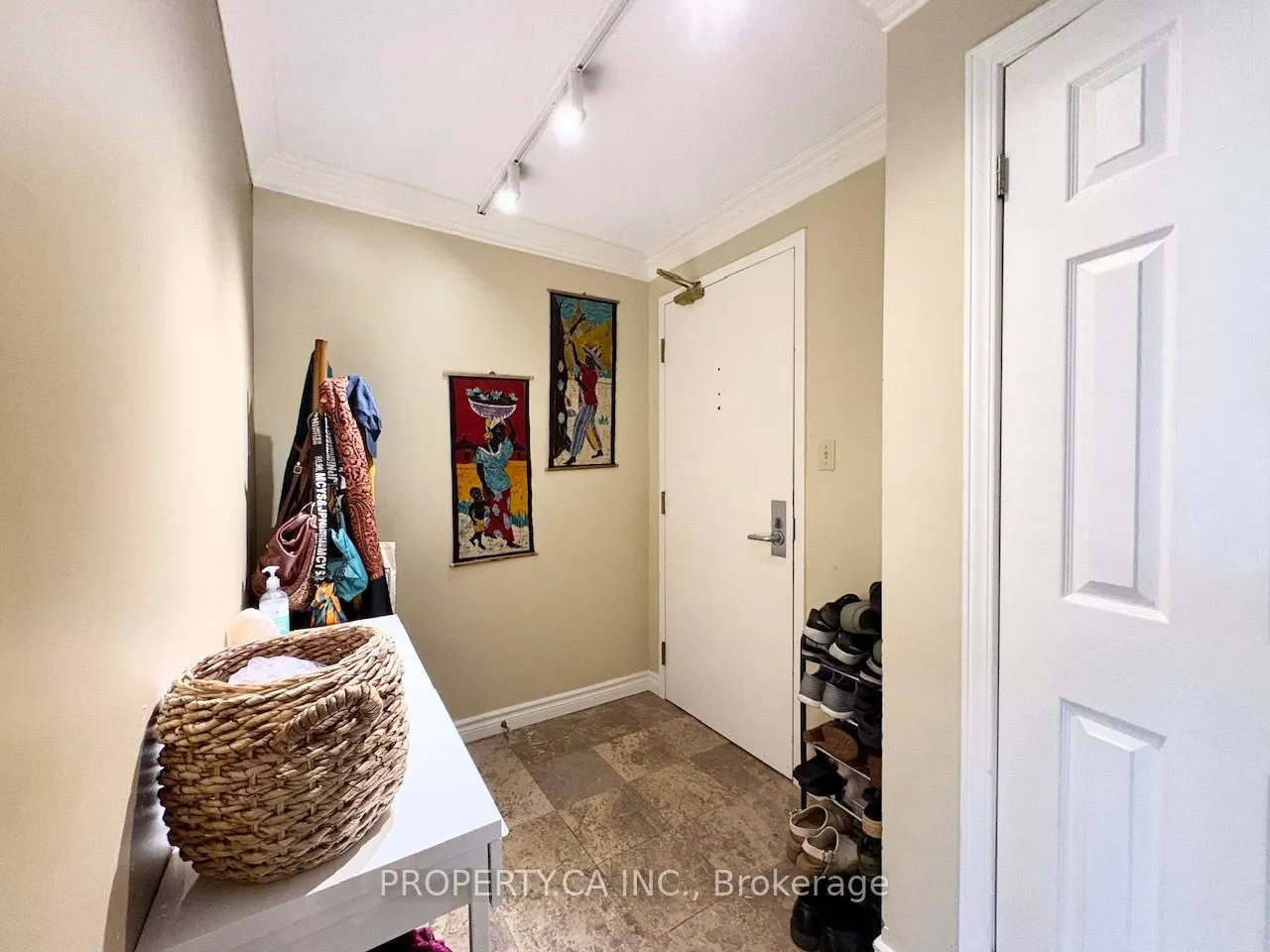 67 Caroline Street S #4A